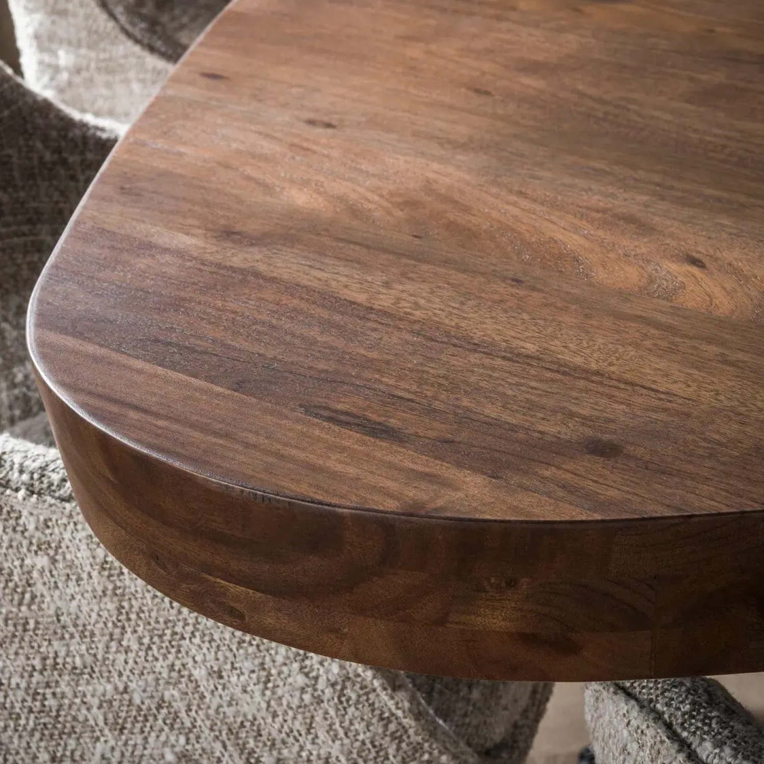 Kalfort Eettafels|Andreas Eettafel driehoekig Acaciahout 165cm