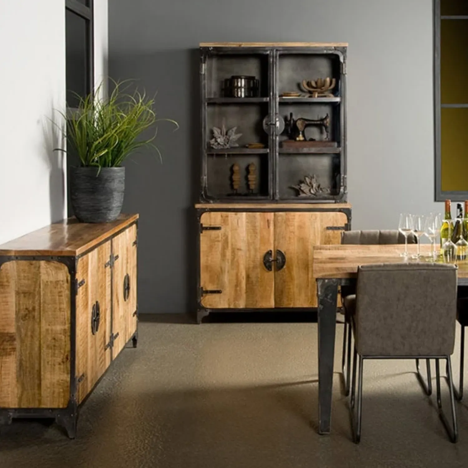 Tower living Dressoirs|Industriele Kasten|Basto Dressoir 4 drs mango naturel matt 180cm