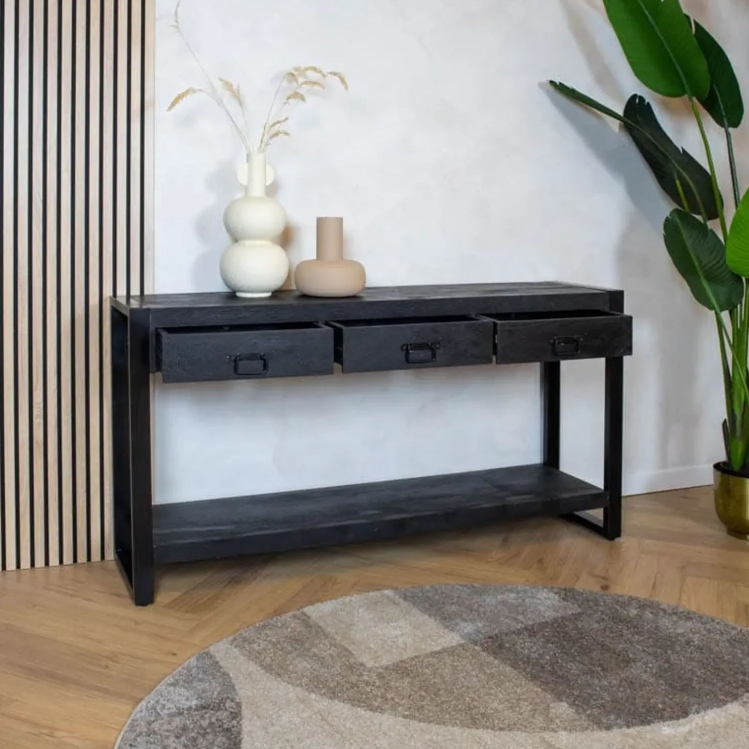 Furndea Sidetables|Britt sidetable industrieel mangohout zwart 150cm