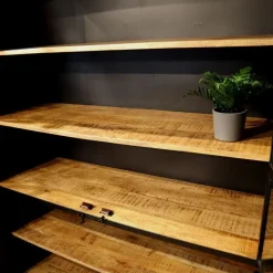 Cavetown Wandkasten|Vitrinekasten|Buffetkast industrieel Trevor zwart/ houten planken 140cm