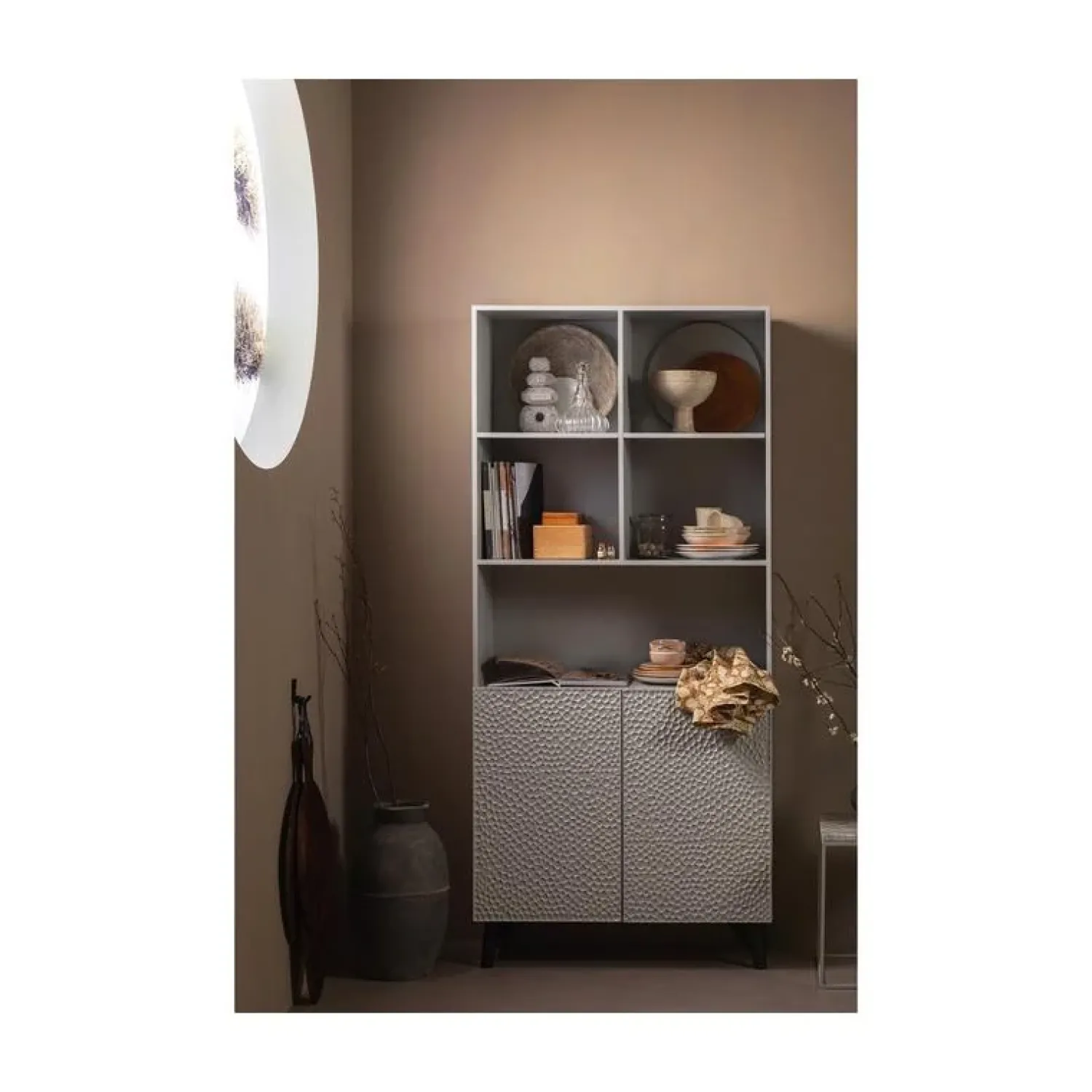 WOOOD Vakkenkasten|Industriele Kasten|Carved Organic 2-deurs opbergkast mangohout grijs 90cm