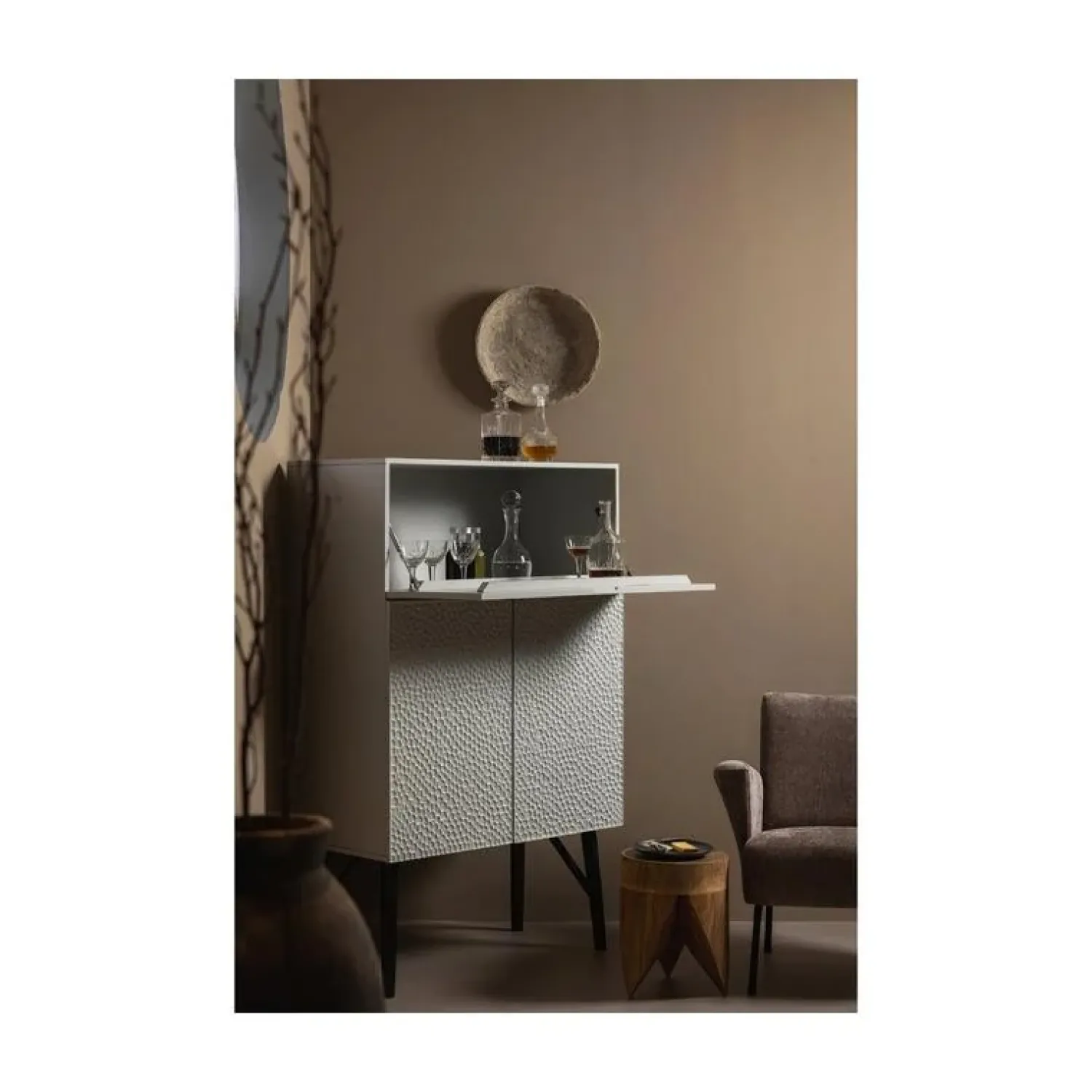 WOOOD Wandkasten|Industriele Kasten|Carved Organic Drankkast mangohout grijs 90cm