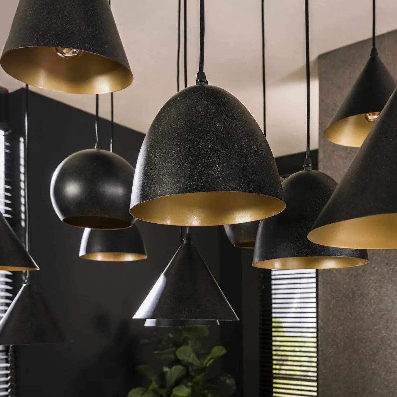 Kalfort Hanglampen|Conor 18-lichts Hanglamp XXL zwart