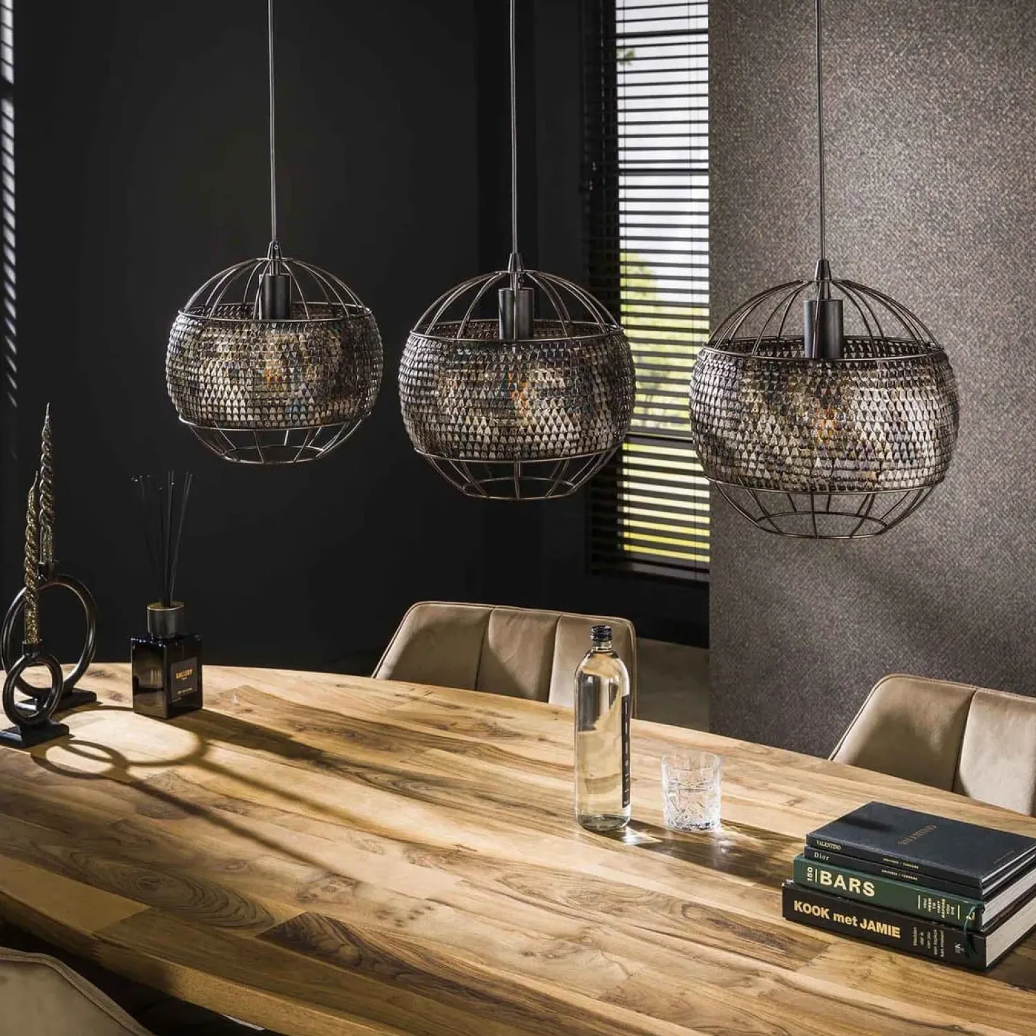 Kalfort Hanglampen|Cooper 3-lichts bol Hanglamp Zwart bruin
