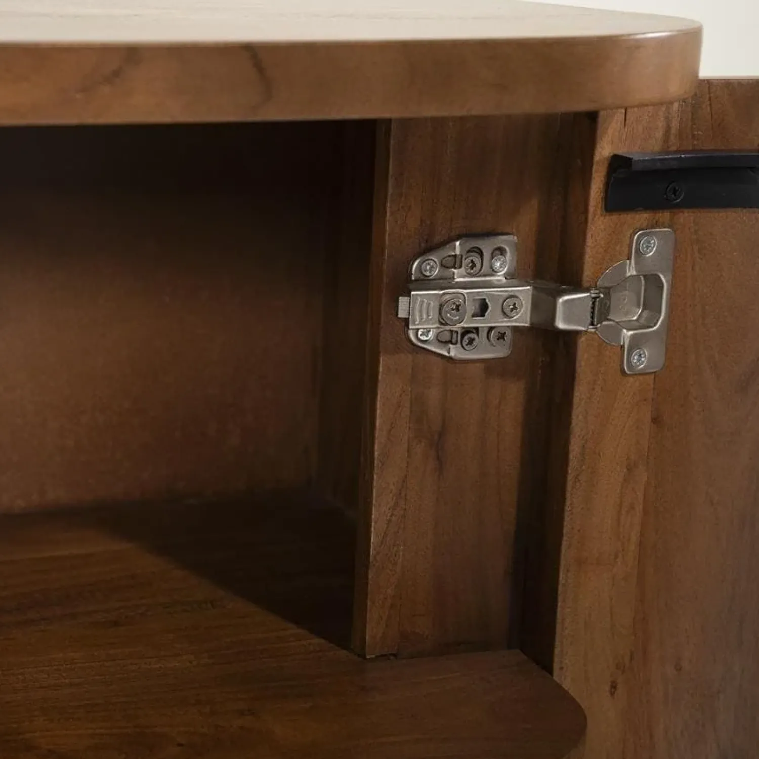 Eleonora Dressoirs|Industriele Kasten|Dressoir Julian acaciahout 4 deurs 170cm