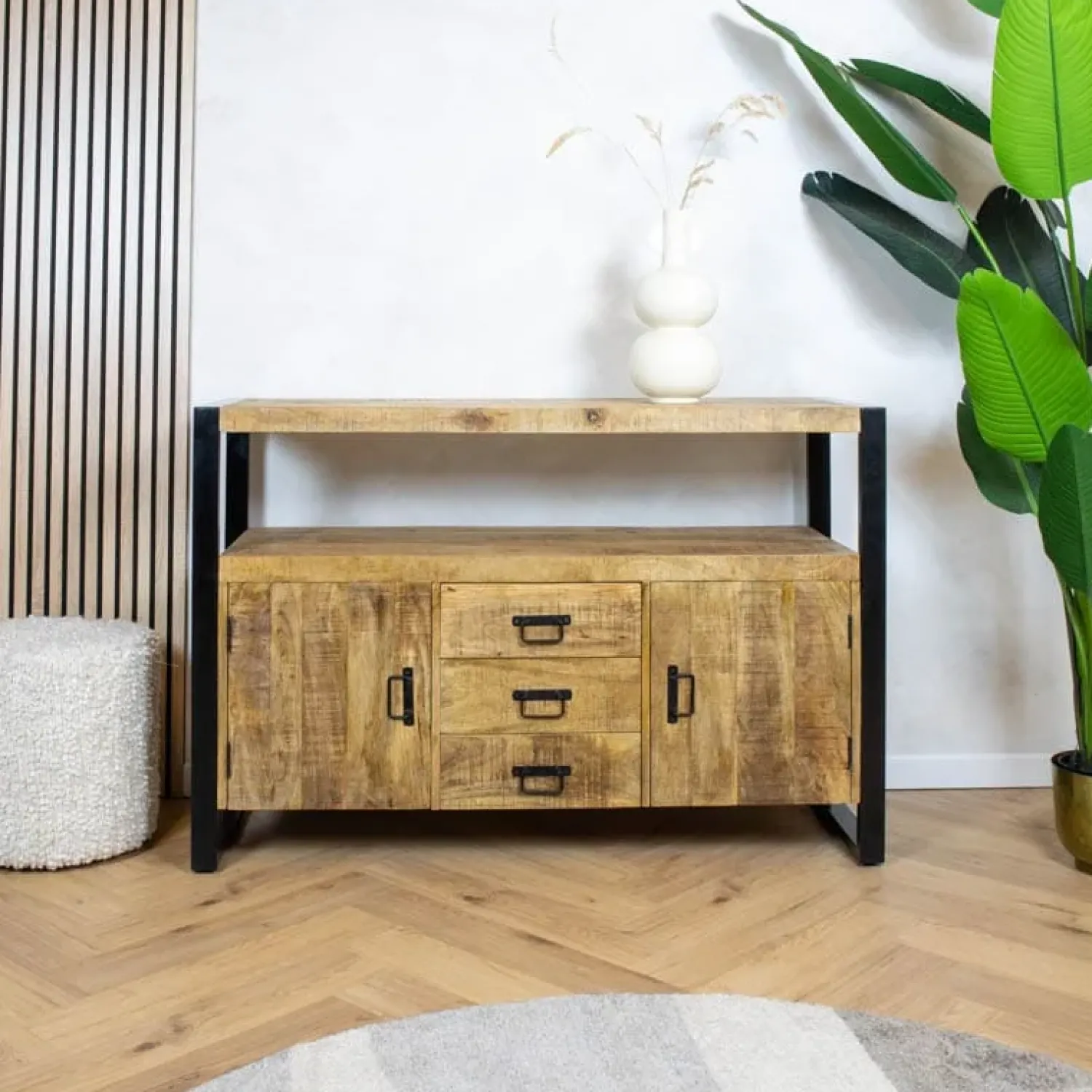 Furndea Dressoirs|Industriele Kasten|Dressoir mangohout Britt industrieel - 135cm