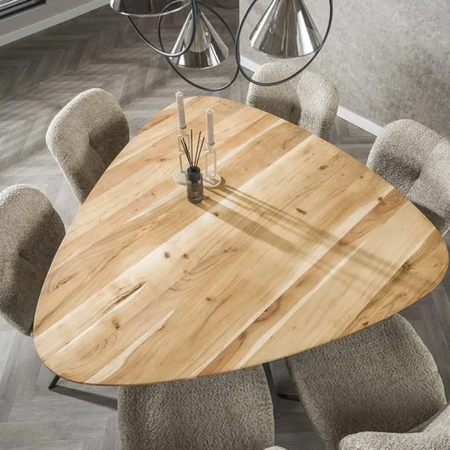 Kalfort Eettafels|Eettafel Gambetti driehoekig acacia 135cm