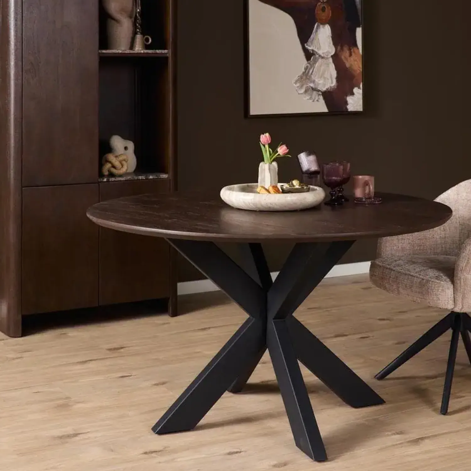 Furndea Eettafels|Eettafel Martin rond Walnoot Zwarte poot 110cm