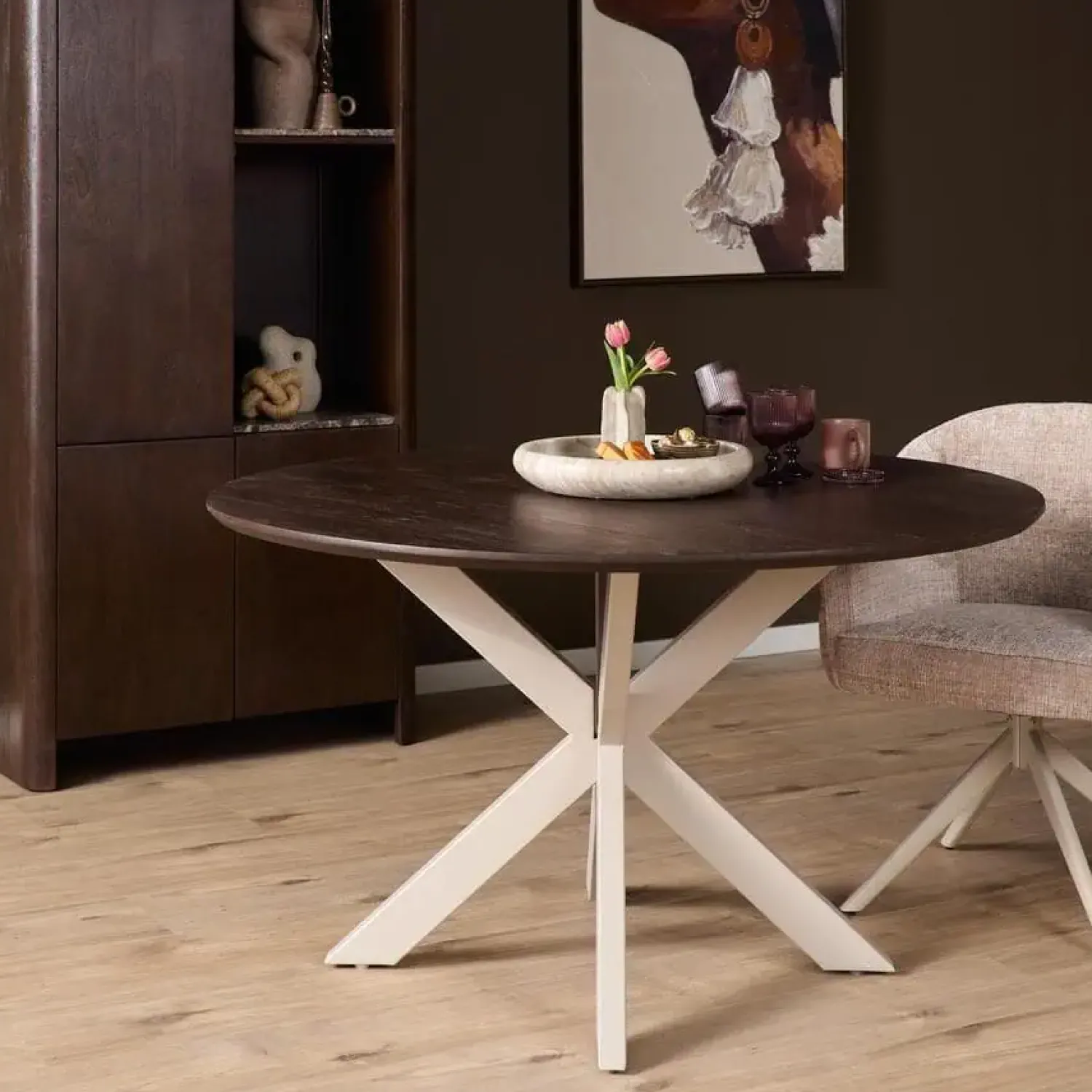 Furndea Eettafels|Eettafel Martin rond Walnoot Zand poot 130cm