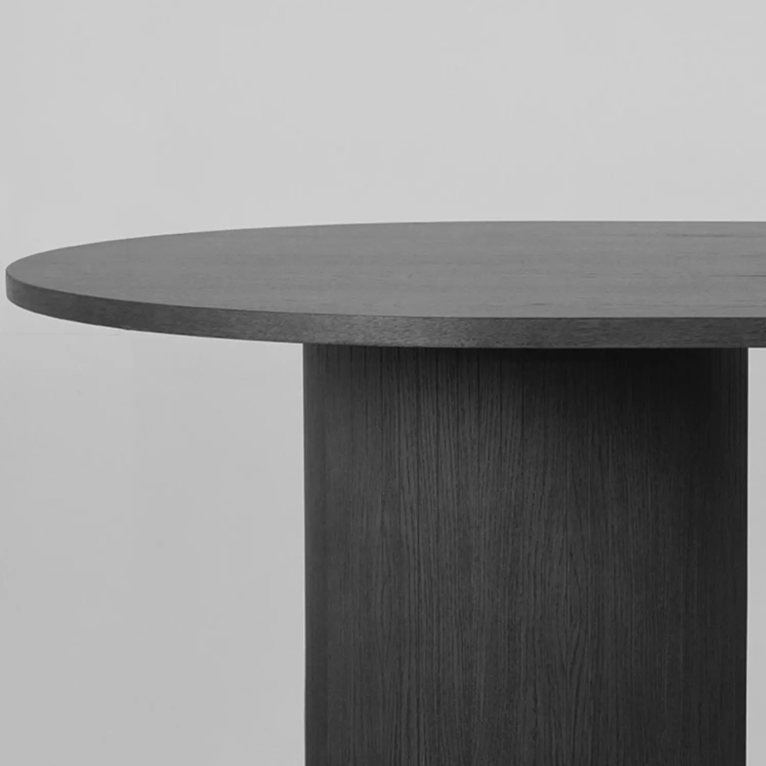 Label51 Eettafels|Eettafel Oliva Zwart Eikenhout ovaal 240cm