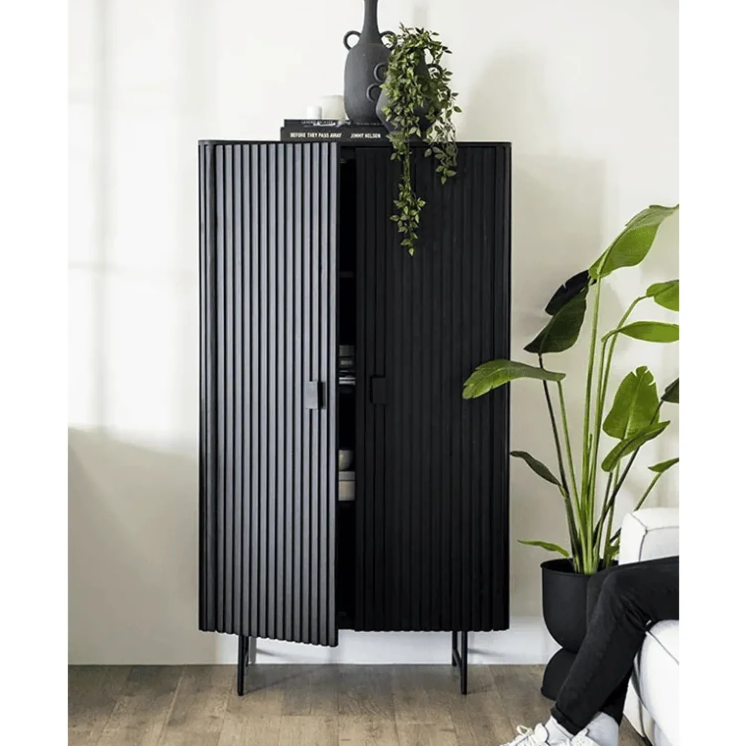 Eleonora Wandkasten|Industriele Kasten|wandkast Remi 2-drs. 96cm zwart