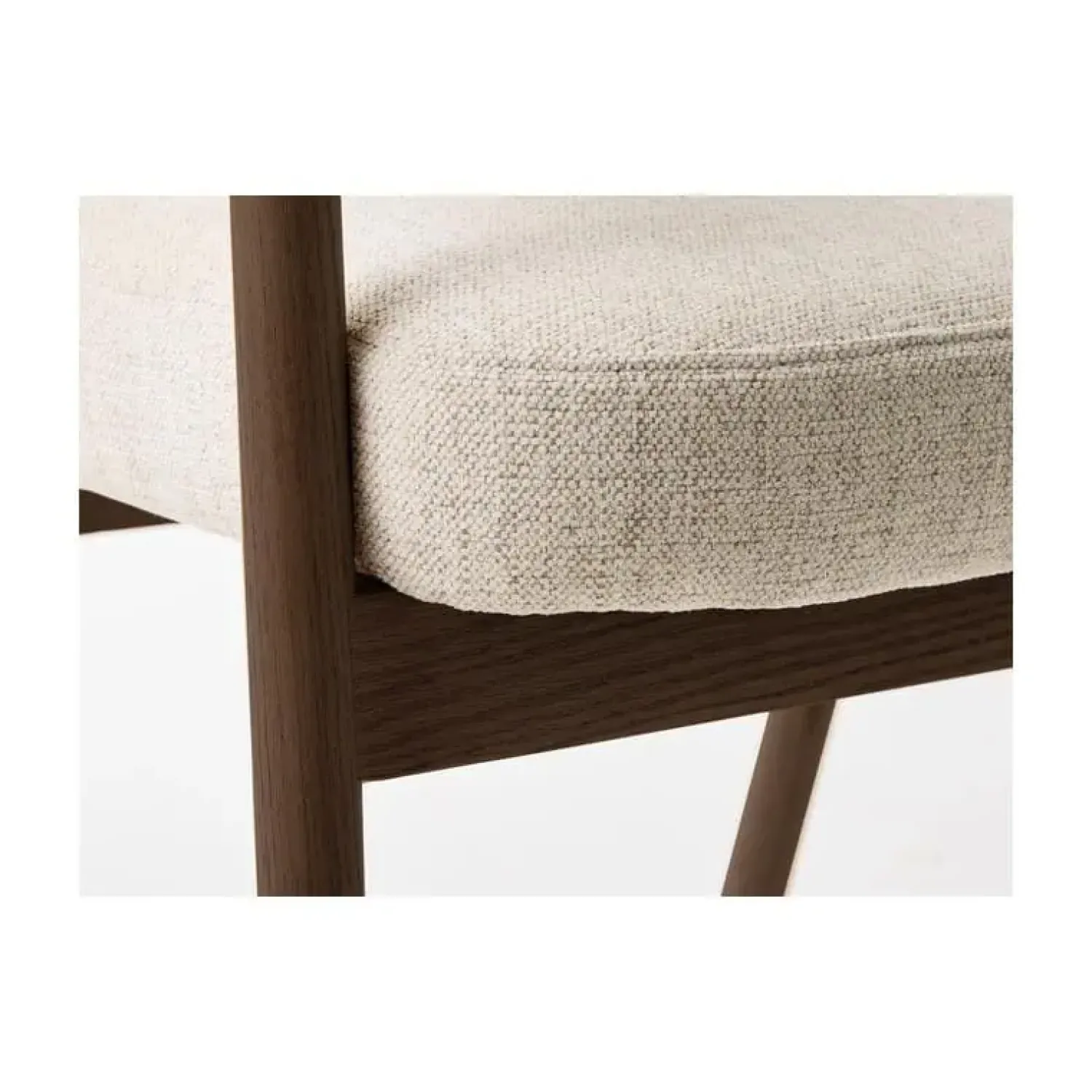 LykkeHome Eetkamerstoelen|Eliza Eetkamerstoel zand met walnoot poot