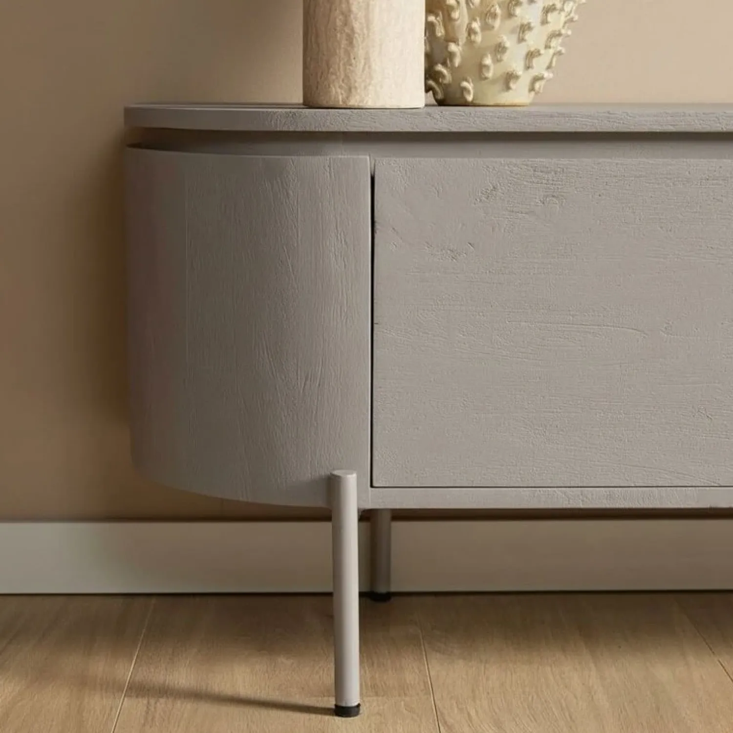 Furndea Industriele Kasten|Tv Meubels|Evi Zwevend Tv meubel Taupe Mangohout 200cm