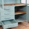 Cavetown Vitrinekasten|Industriele Kasten|Figue vitrinekast hoog olijfgroen houten planken 136cm