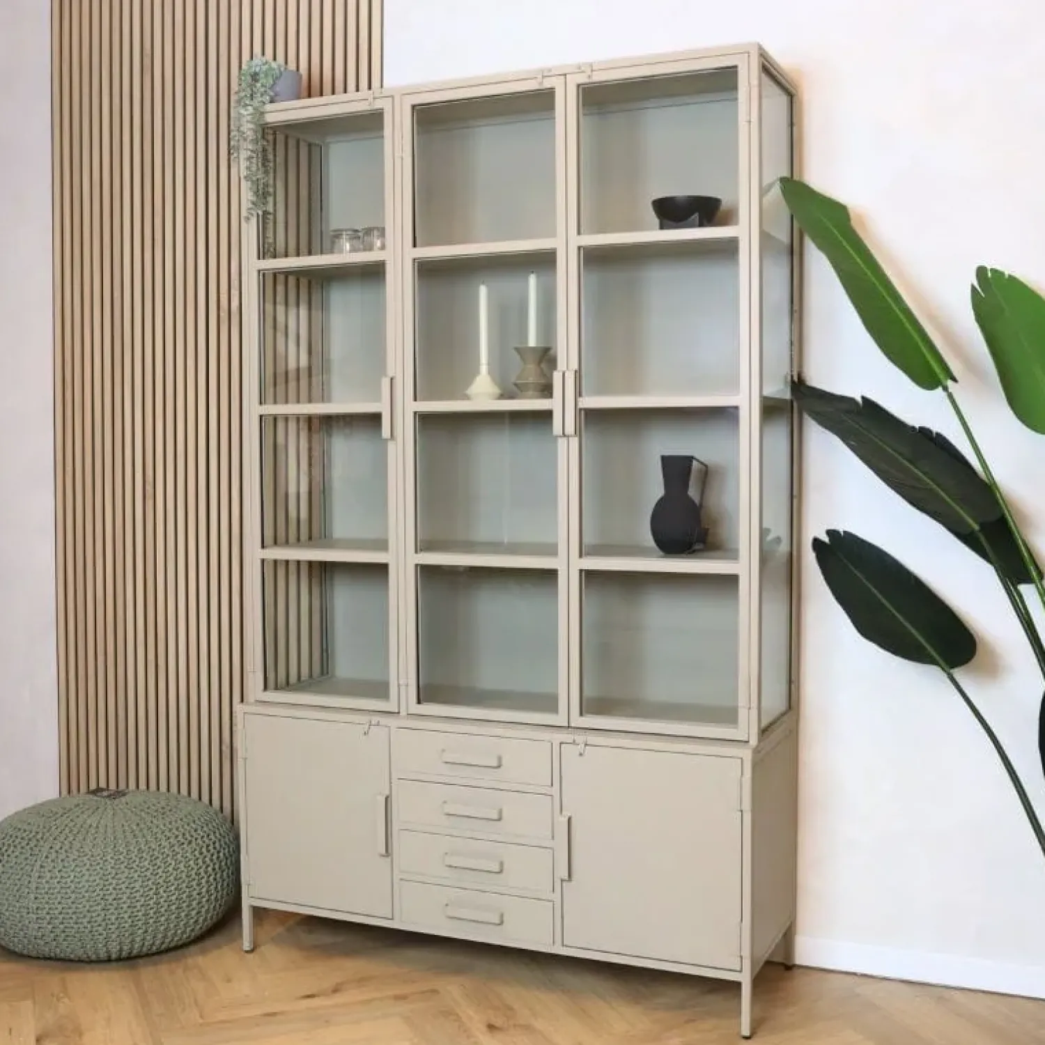 Cavetown Vitrinekasten|Industriele Kasten|Figue vitrinekast hoog taupe 136cm