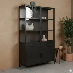 Cavetown Vitrinekasten|Industriele Kasten|Figue vitrinekast industrieel zwart zijkant glas 120cm