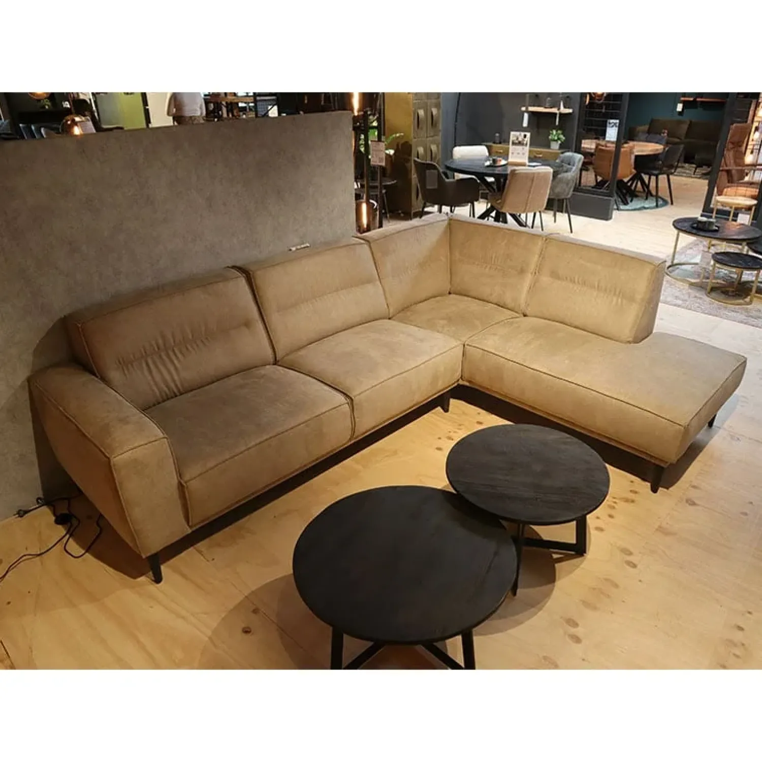 Neves Hoekbanken|Loungebanken|Floris Hoekbank 3 zits met zithoek en ottomane rechts