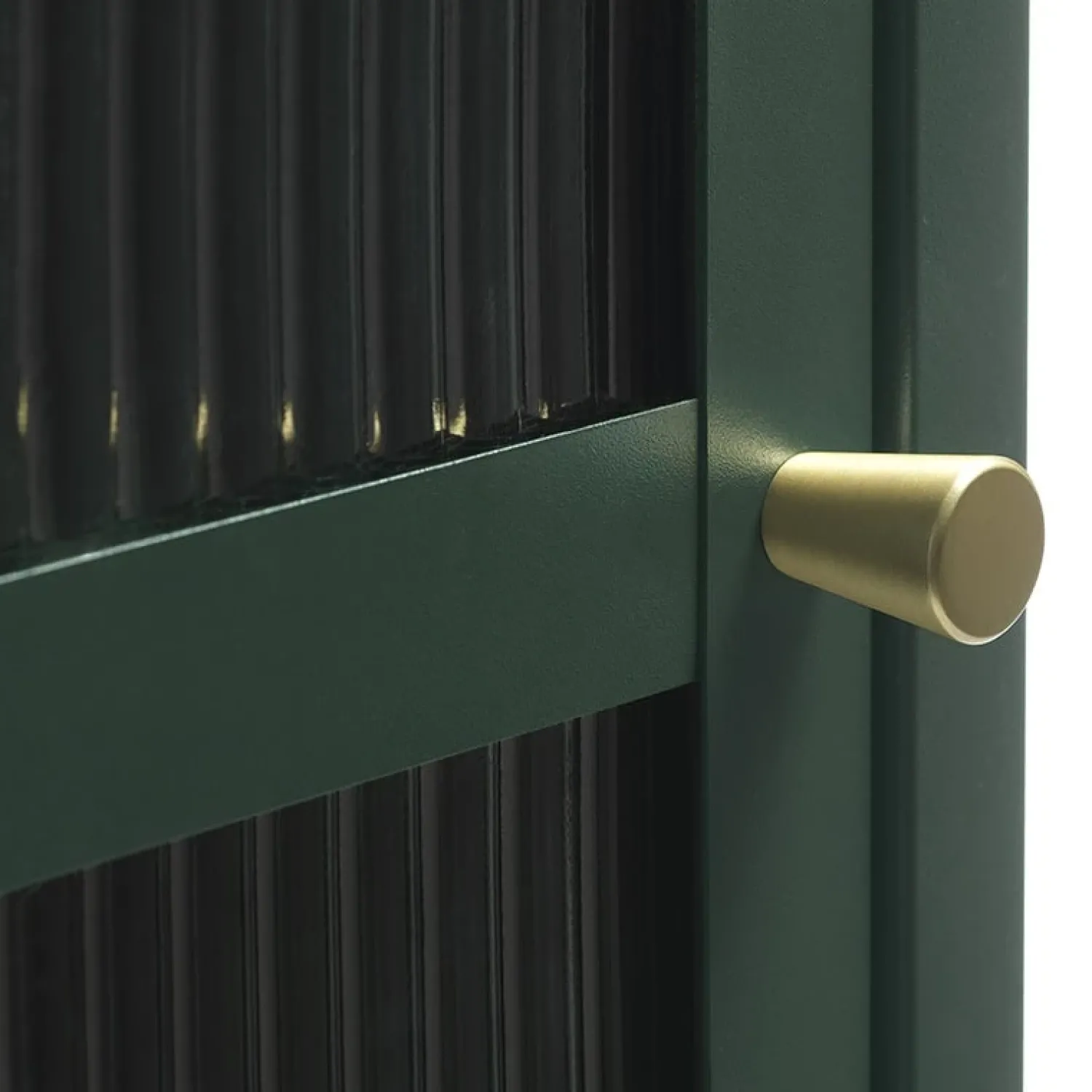 LykkeHome Boekenkasten|Vakkenkasten|Gulltop vitrinekast groen metaal 160cm