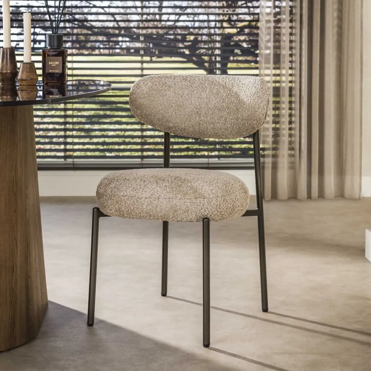 Kalfort Eetkamerstoelen|Jaimy Eetkamerstoel Boucle zand-bruin