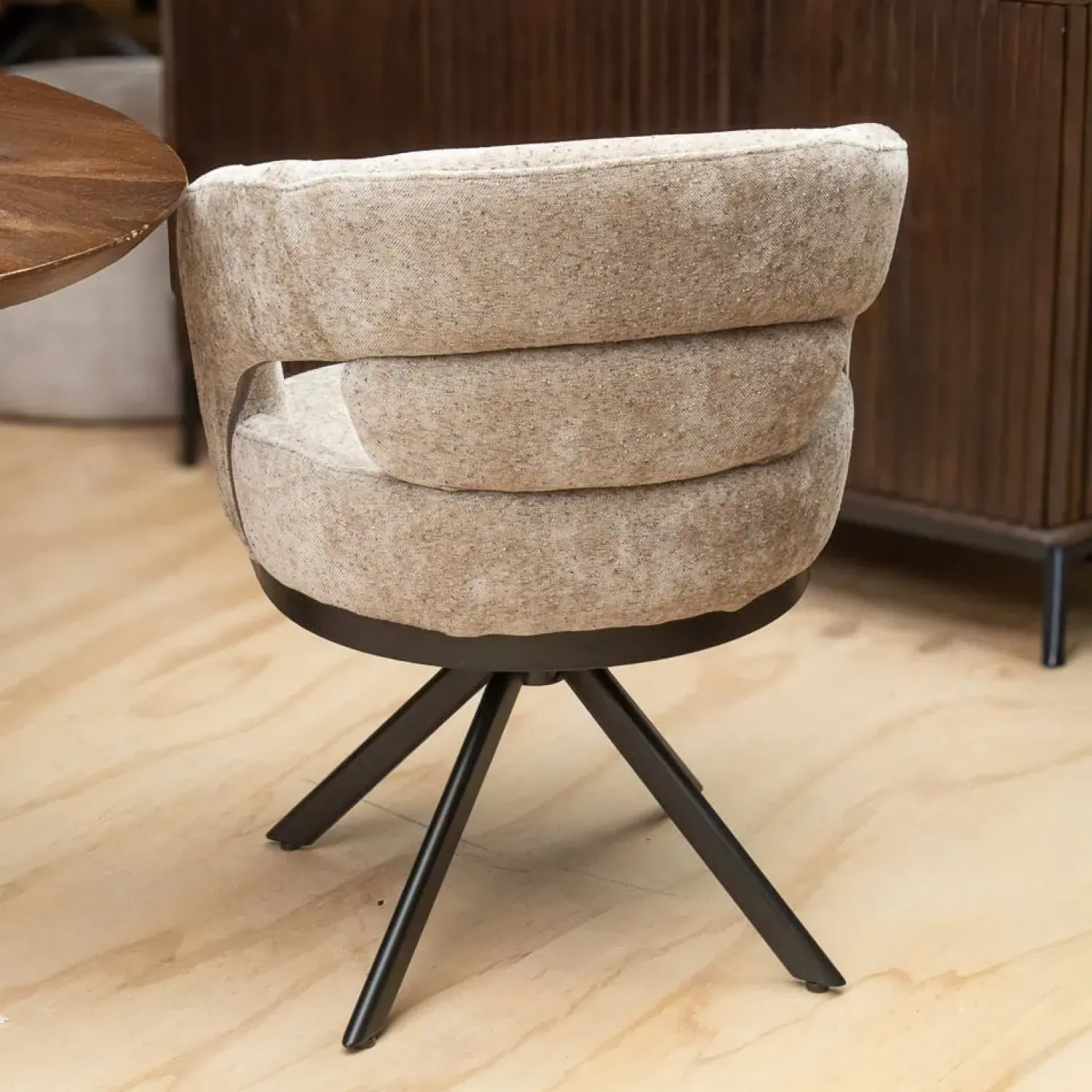 Vellori Design Eetkamerstoelen|Katsura Eetkamerstoel - be glory sand 04 Venus 360 zwart
