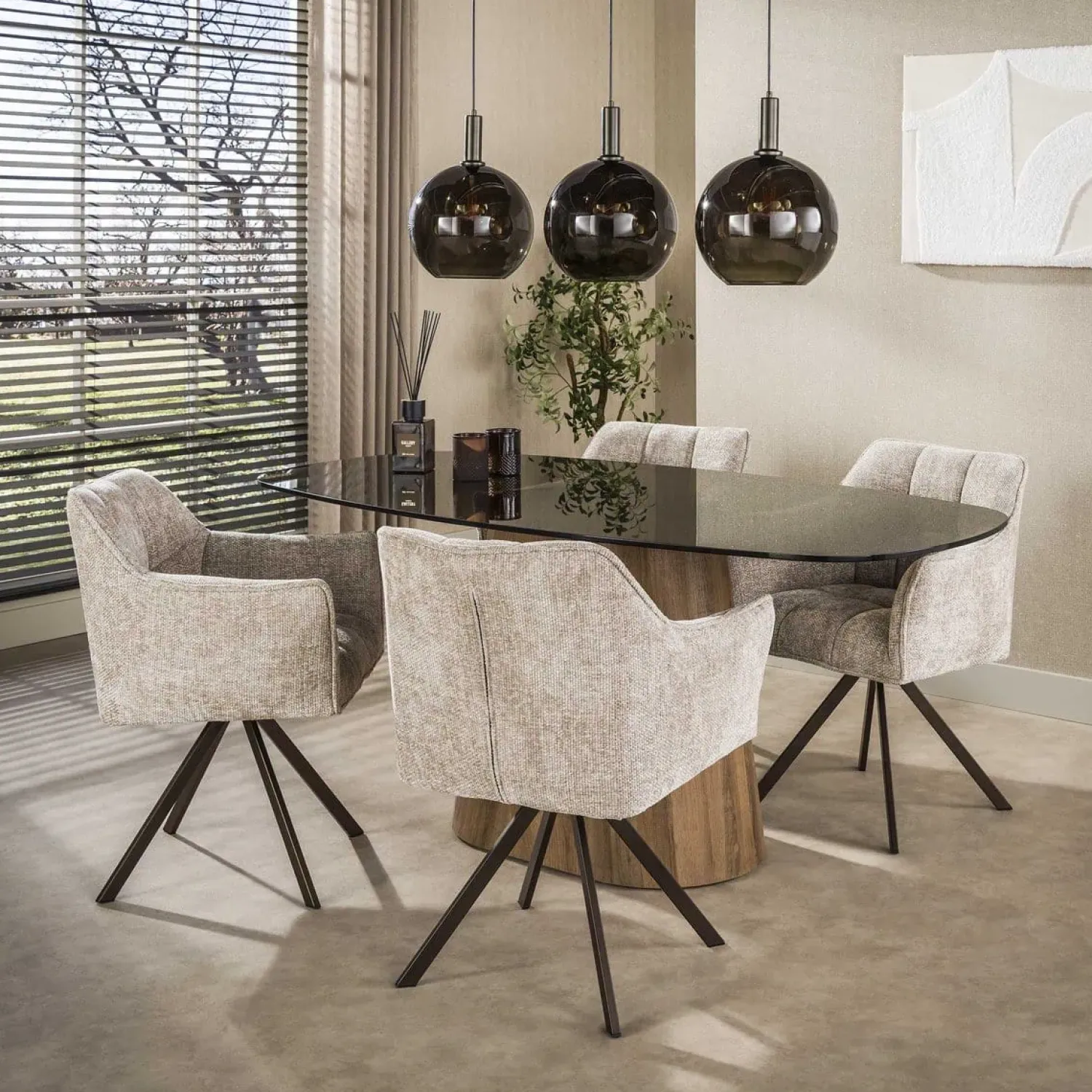 Kalfort Eetkamerstoelen|Kelly Eetkamerstoel Hoven zand met bruin bronzen poot