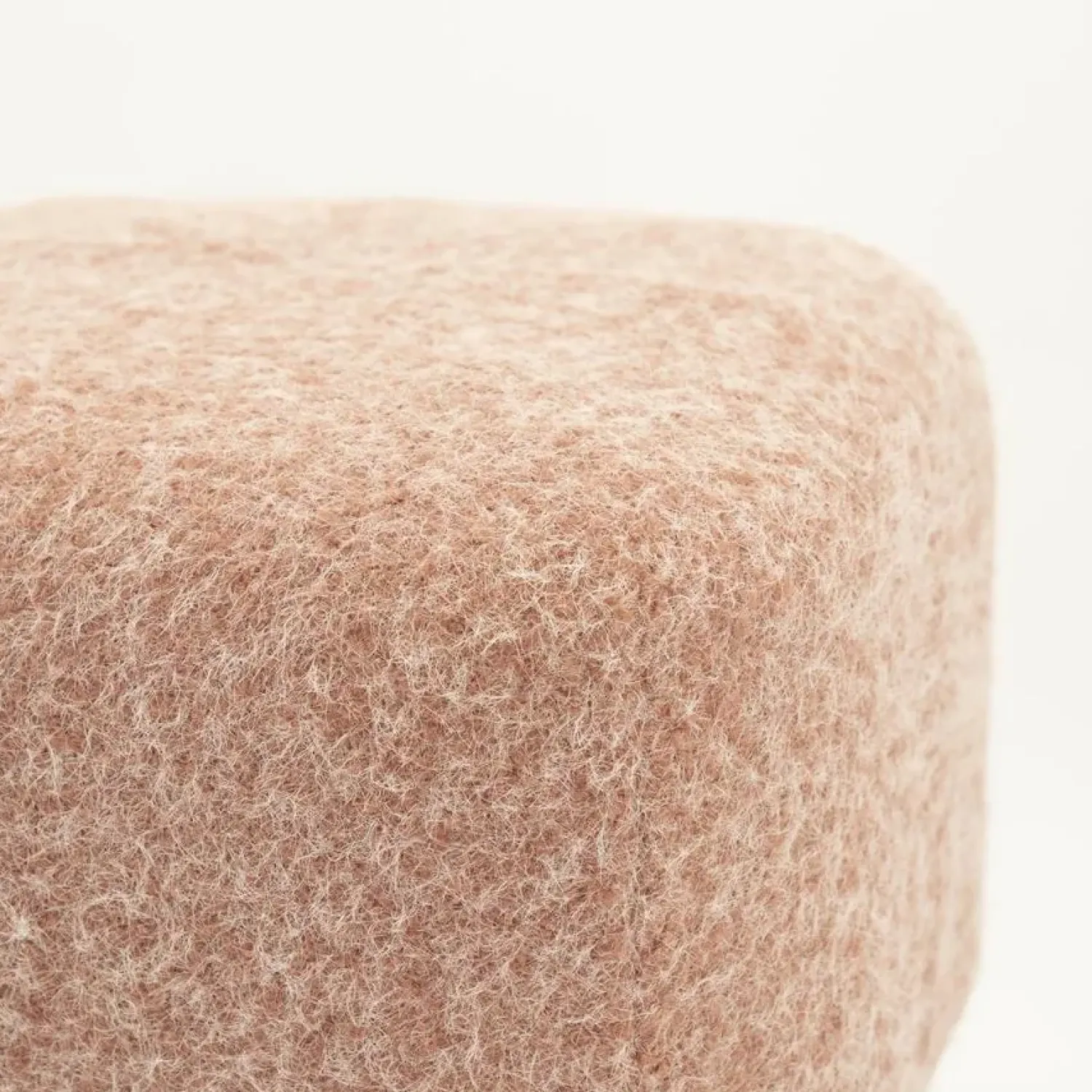 By Boo Krukjes|Kelso Poef roze 40cm
