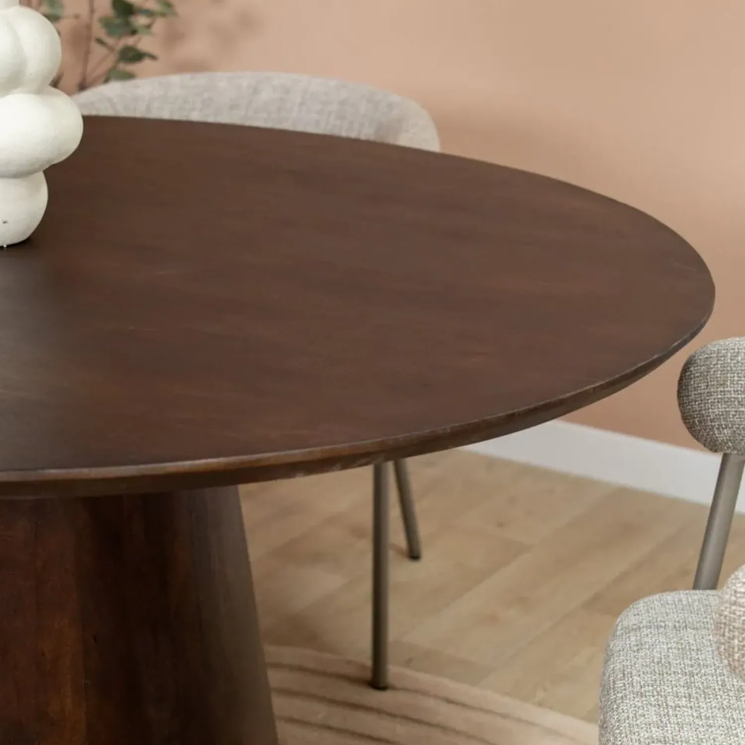 Vane Living Eettafels|Lin Eettafel rond Espresso 130cm