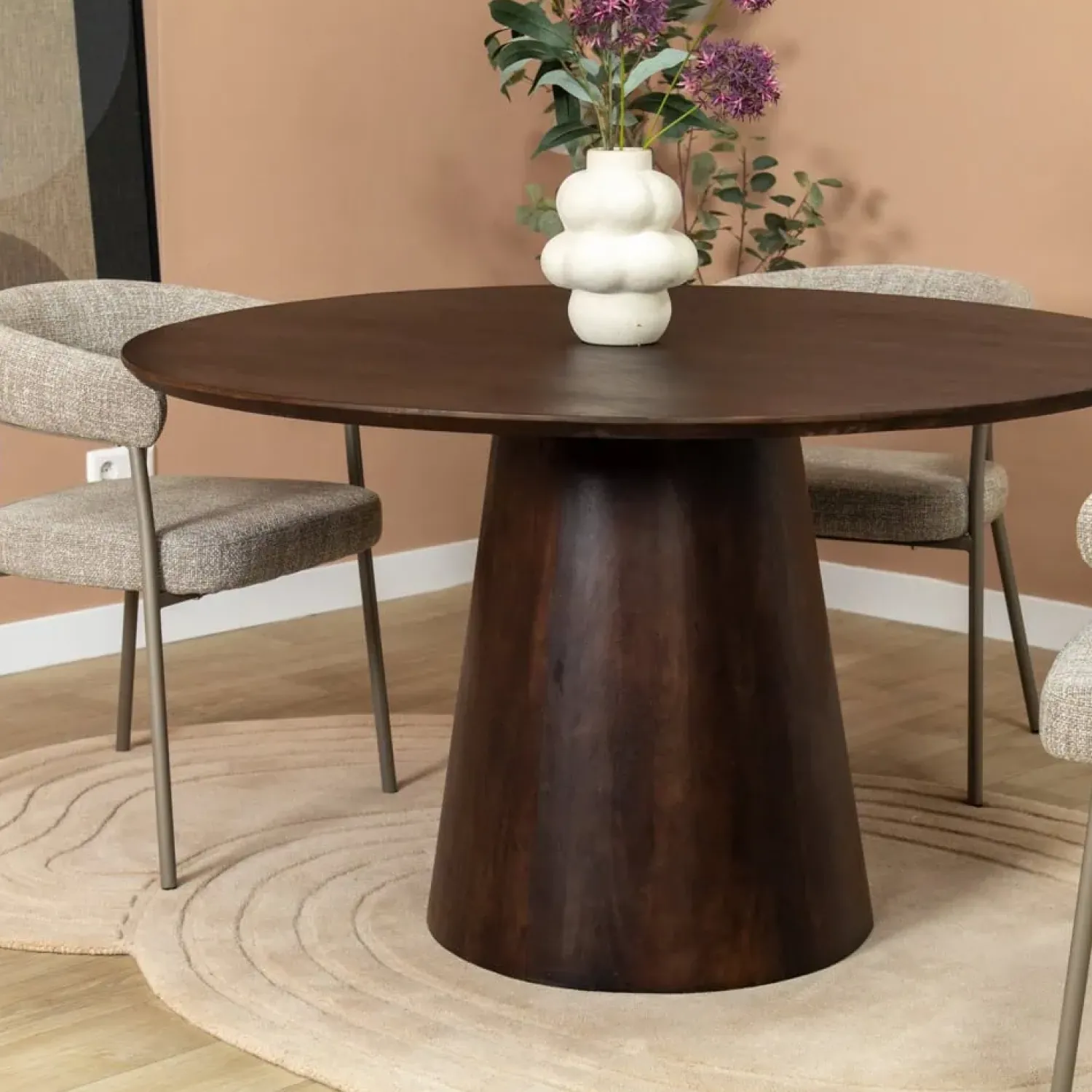 Vane Living Eettafels|Lin Eettafel rond Espresso 130cm