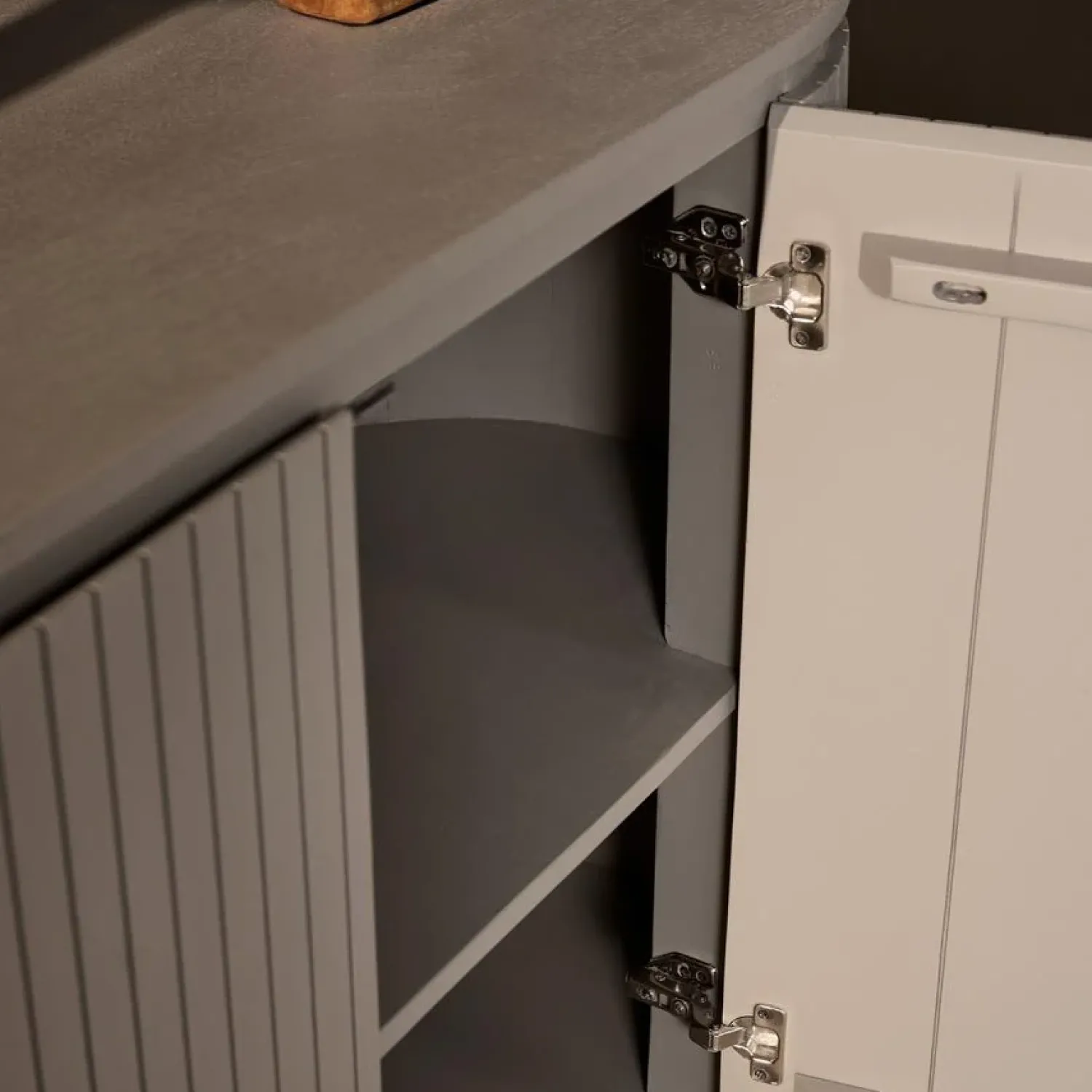 Furndea Dressoirs|Industriele Kasten|Livia Dressoir Taupe 210cm