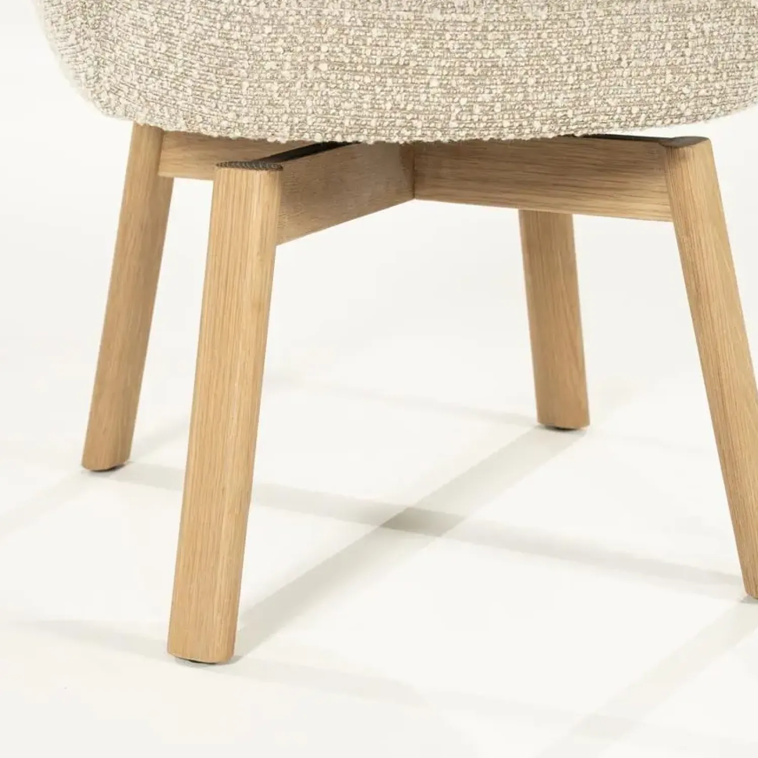 Eleonora Eetkamerstoelen|Livia Eetkamerstoel Taupe stof