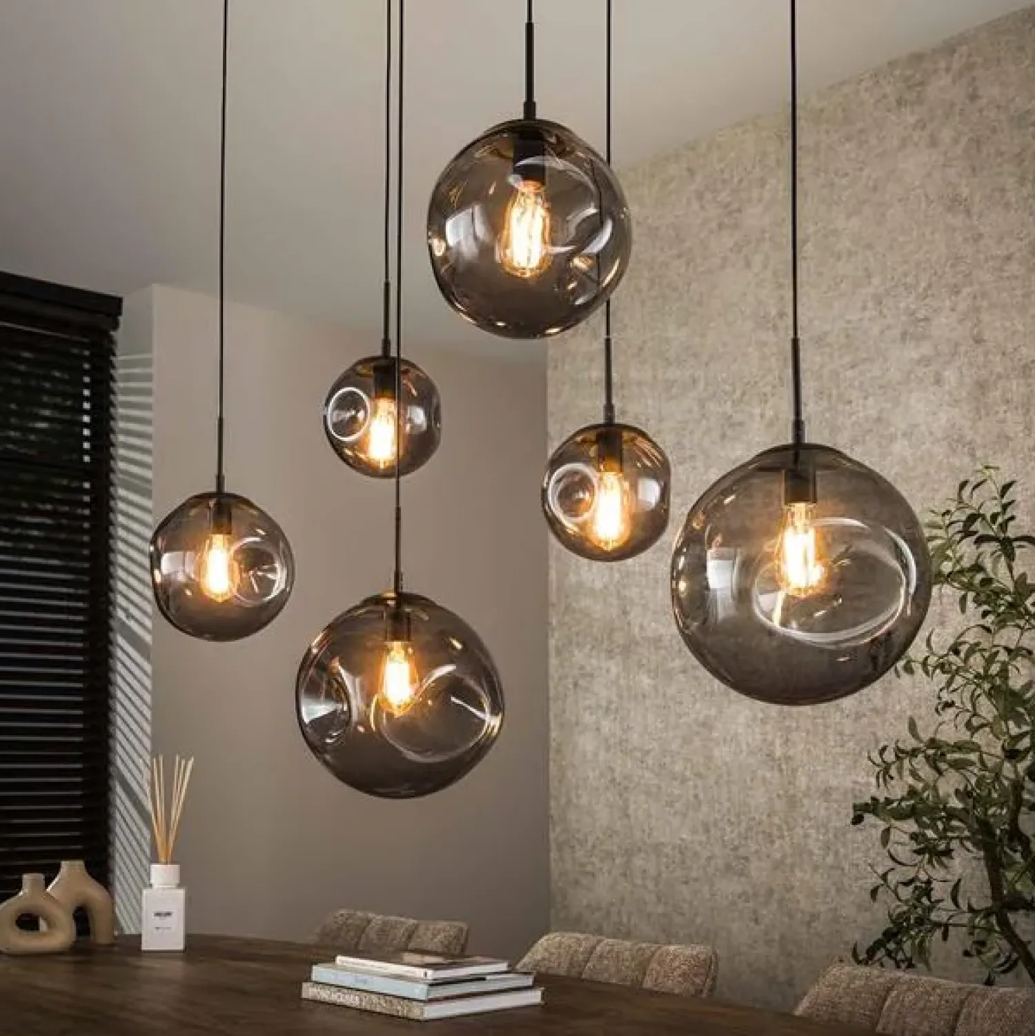 Kalfort Hanglampen|Glazen Hanglamp|Mika 6-lichts Hanglamp Smoke
