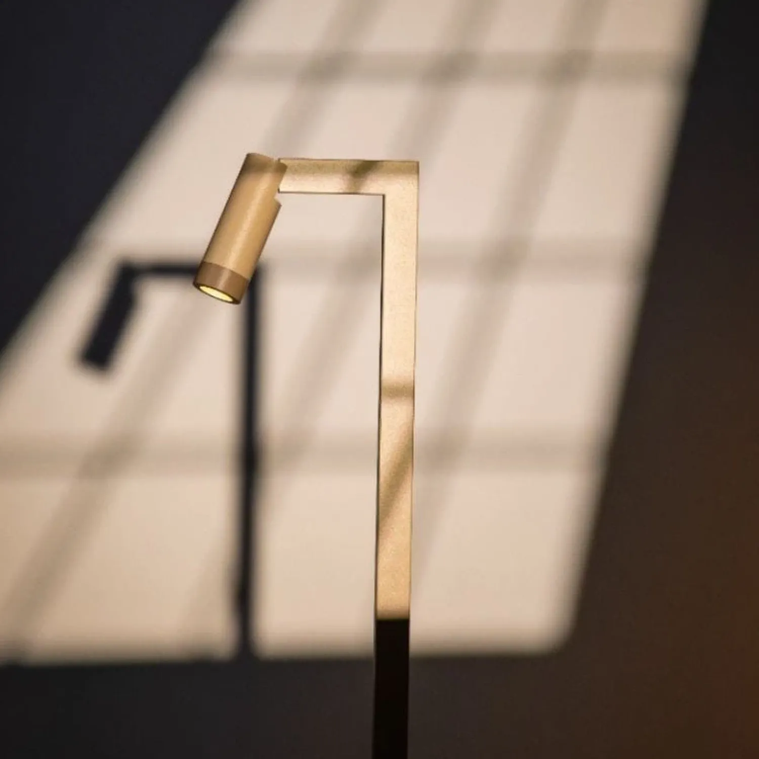 Trading Lighting Vloerlampen|Miller 1-lichts Vloerlamp zand