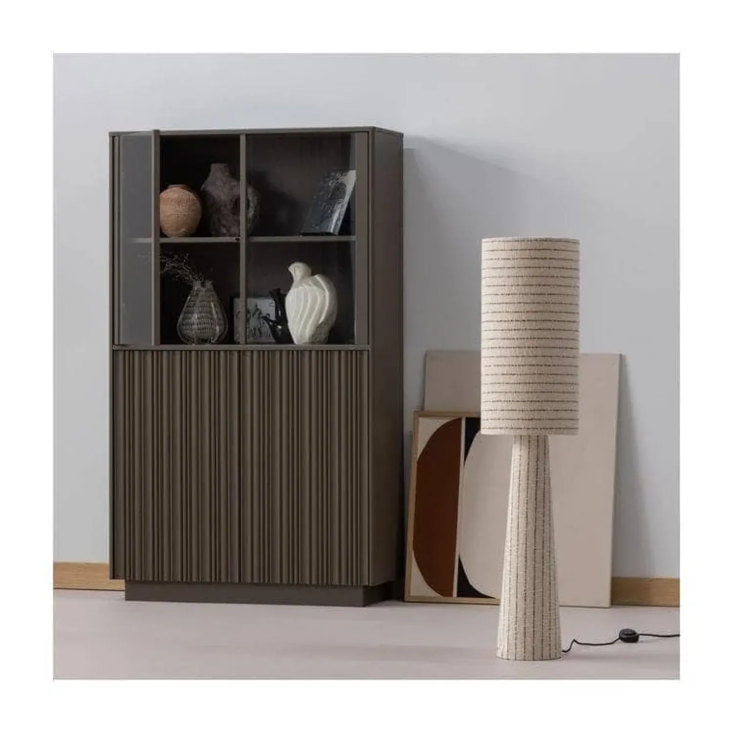 WOOOD Vitrinekasten|Industriele Kasten|Nova Lage Vitrinekast Dennenhout Truffelbruin 102cm