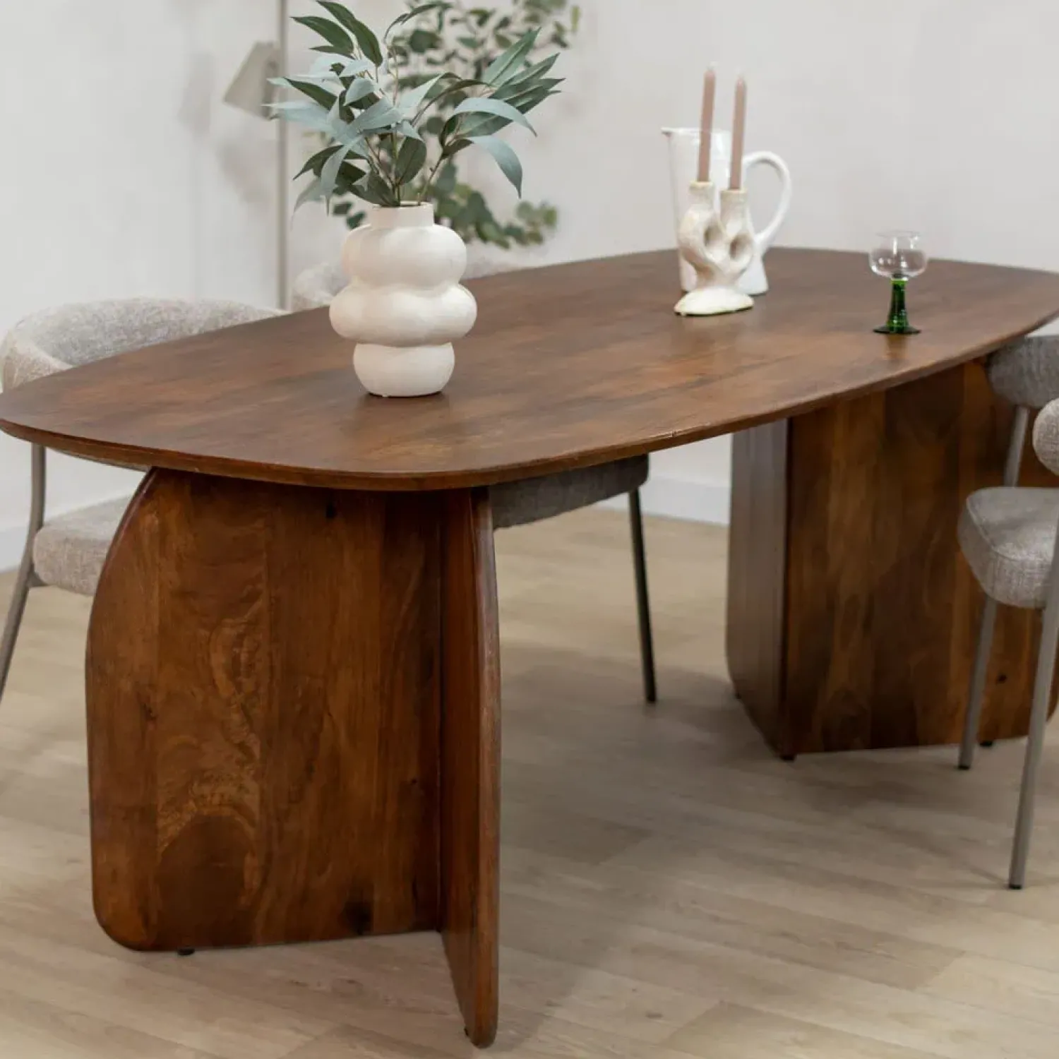 Vane Living Eettafels|Orla Eettafel Walnoot Deens Ovaal 200cm