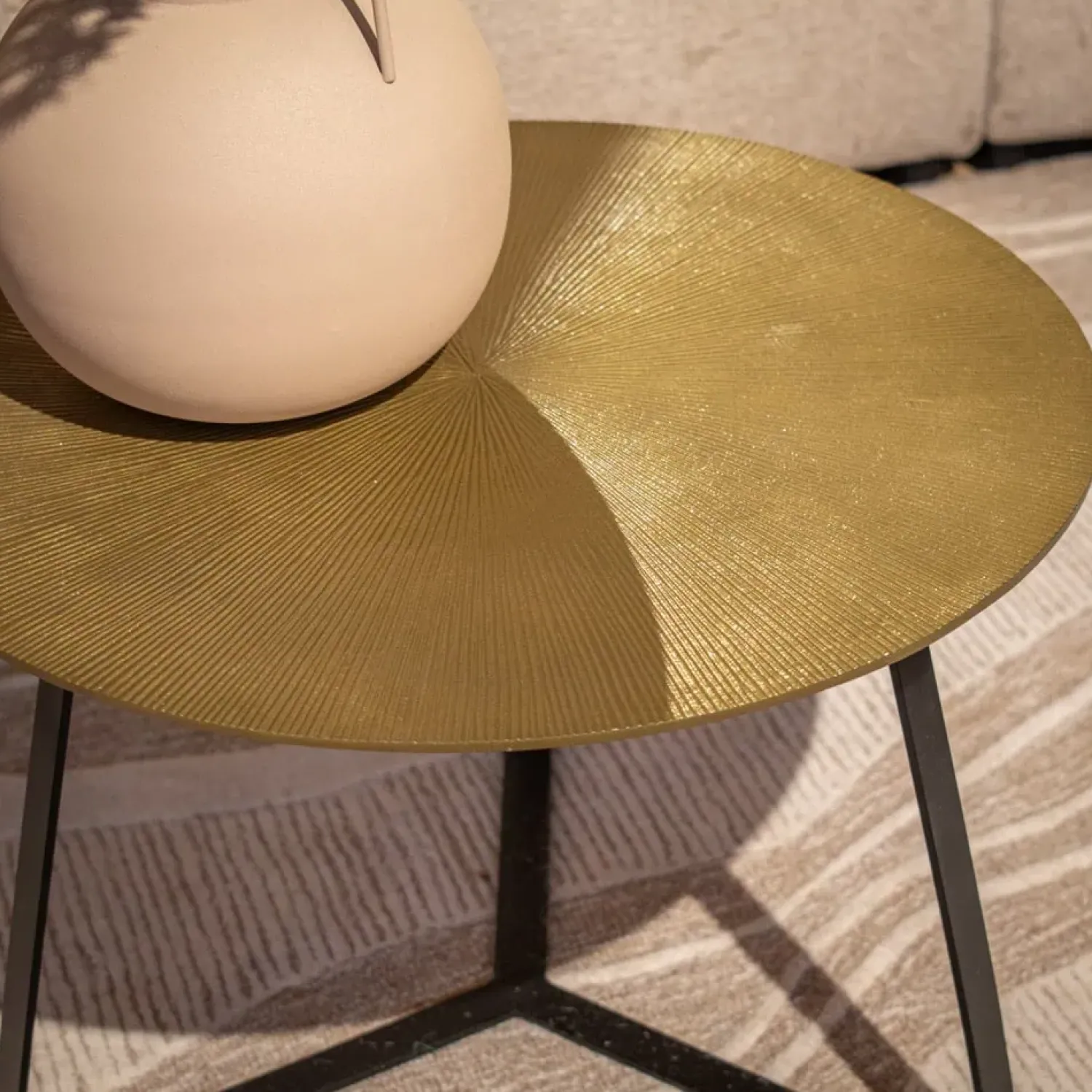 Furndea Bijzettafels|Riley bijzettafel aluminium ijzer 60cm (retourdeal)