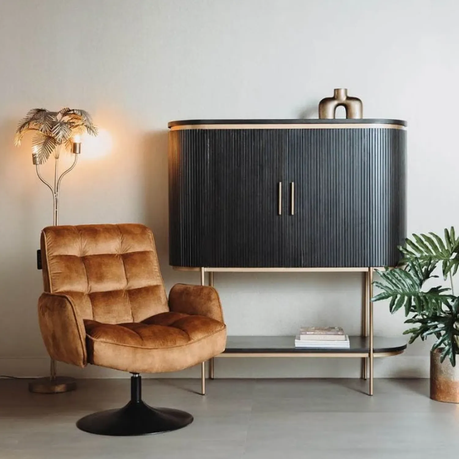 Tower living Wandkasten|Industriele Kasten|Rivello barkast 2 deurs zwart 135cm