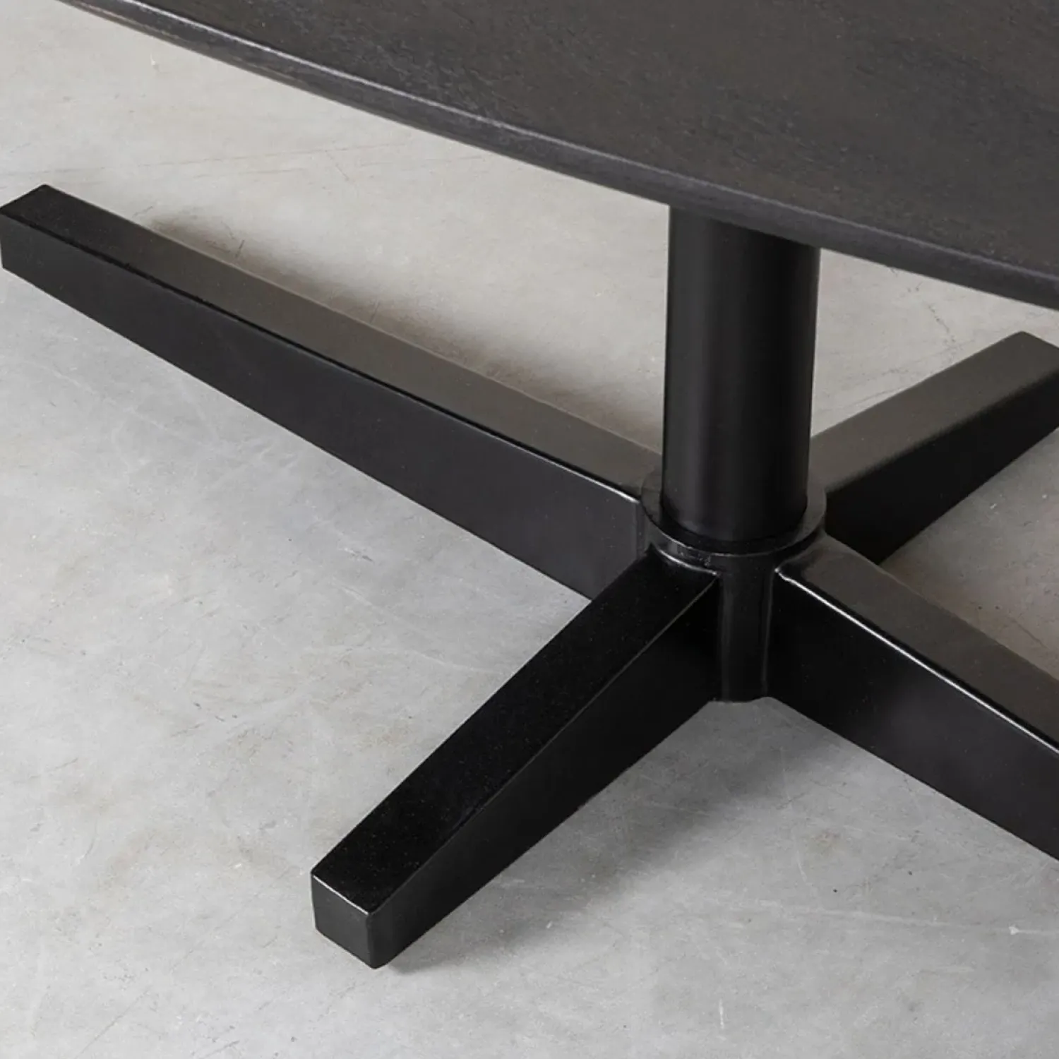 Label51 Eettafels|Rosie Eetkamertafel organisch Zwart 180 cm