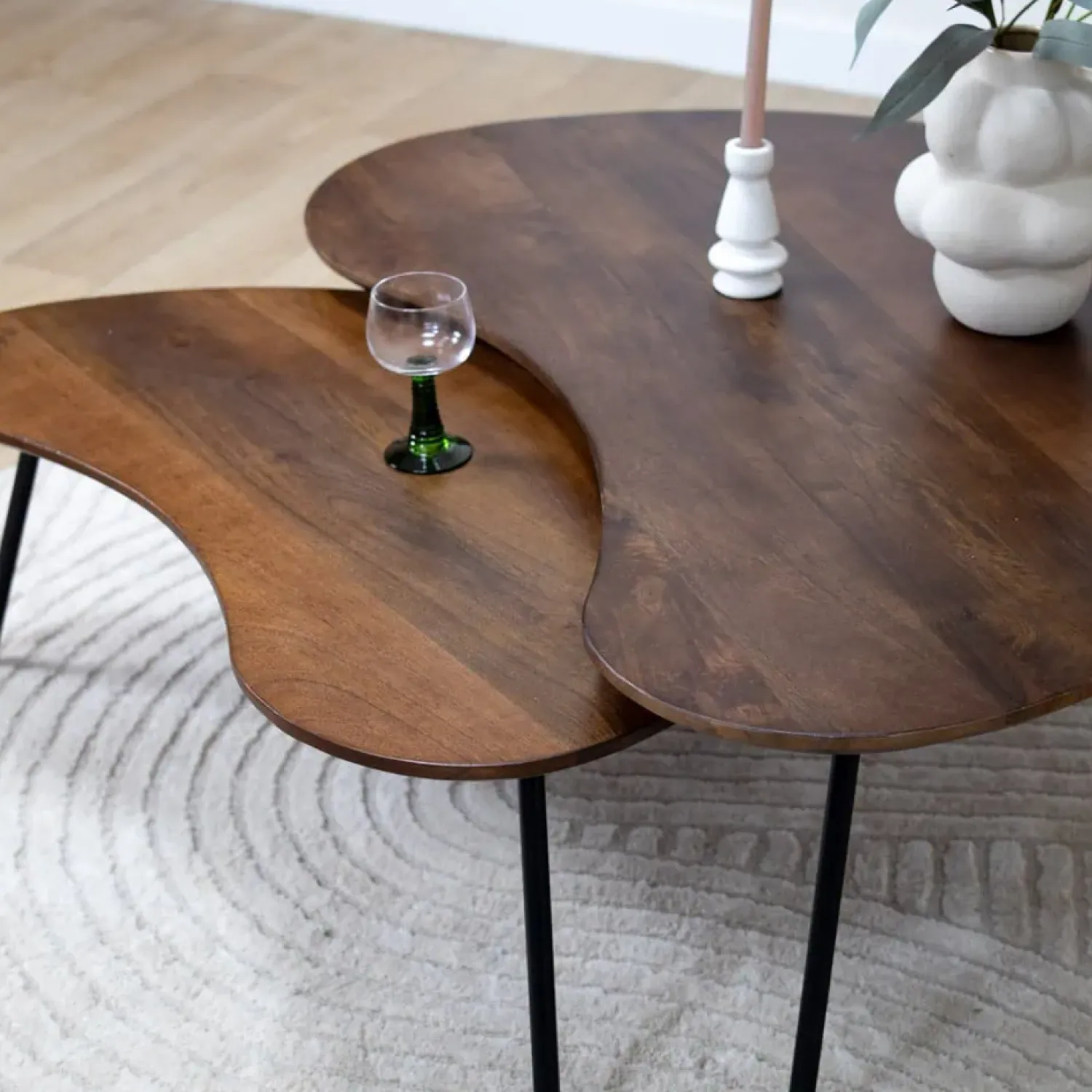 Vane Living Salontafels|Salontafel Signe set van 2 walnoot 120/92cm