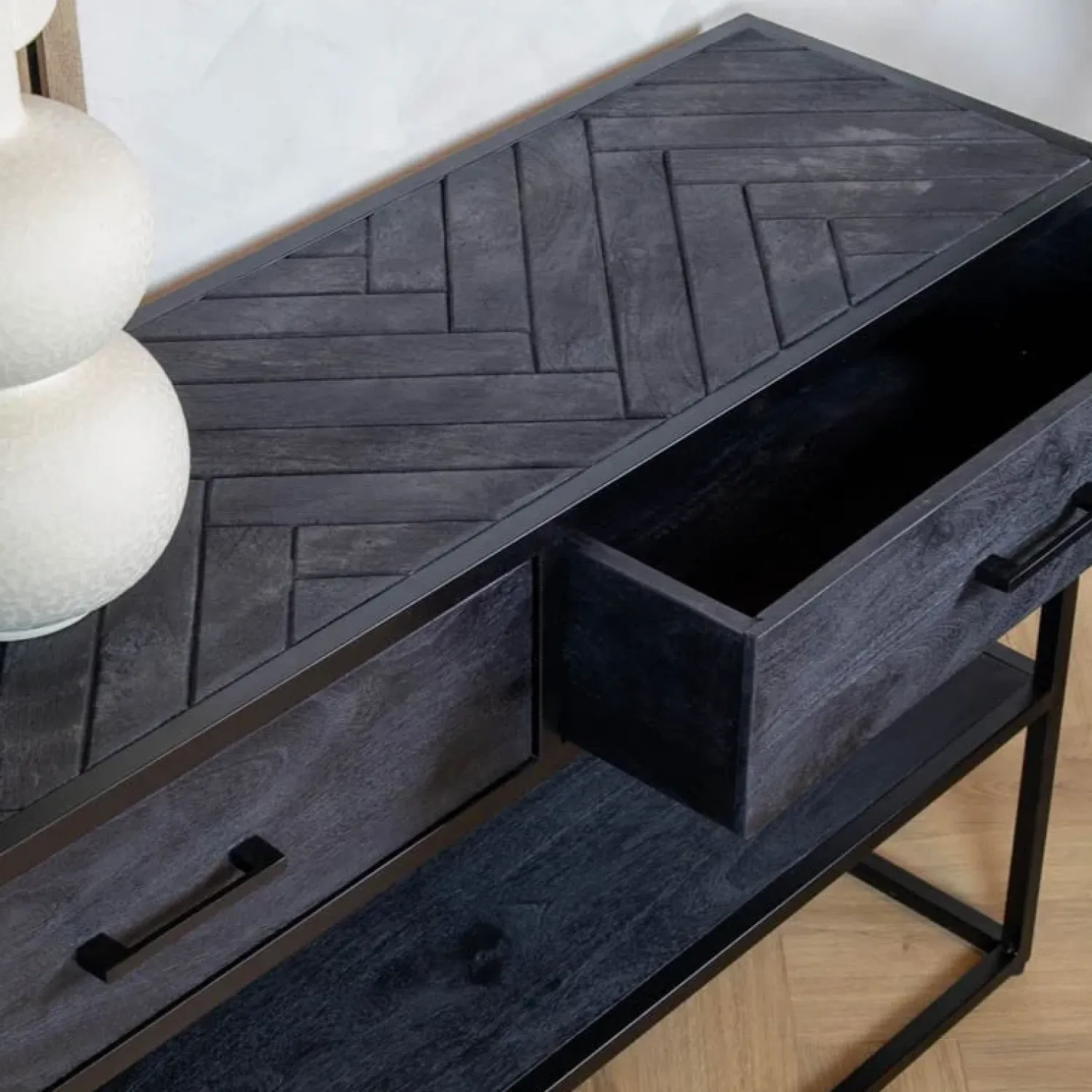 Furndea Sidetables|Scandi sidetable mangohout 2-lades 120cm zwart visgraat