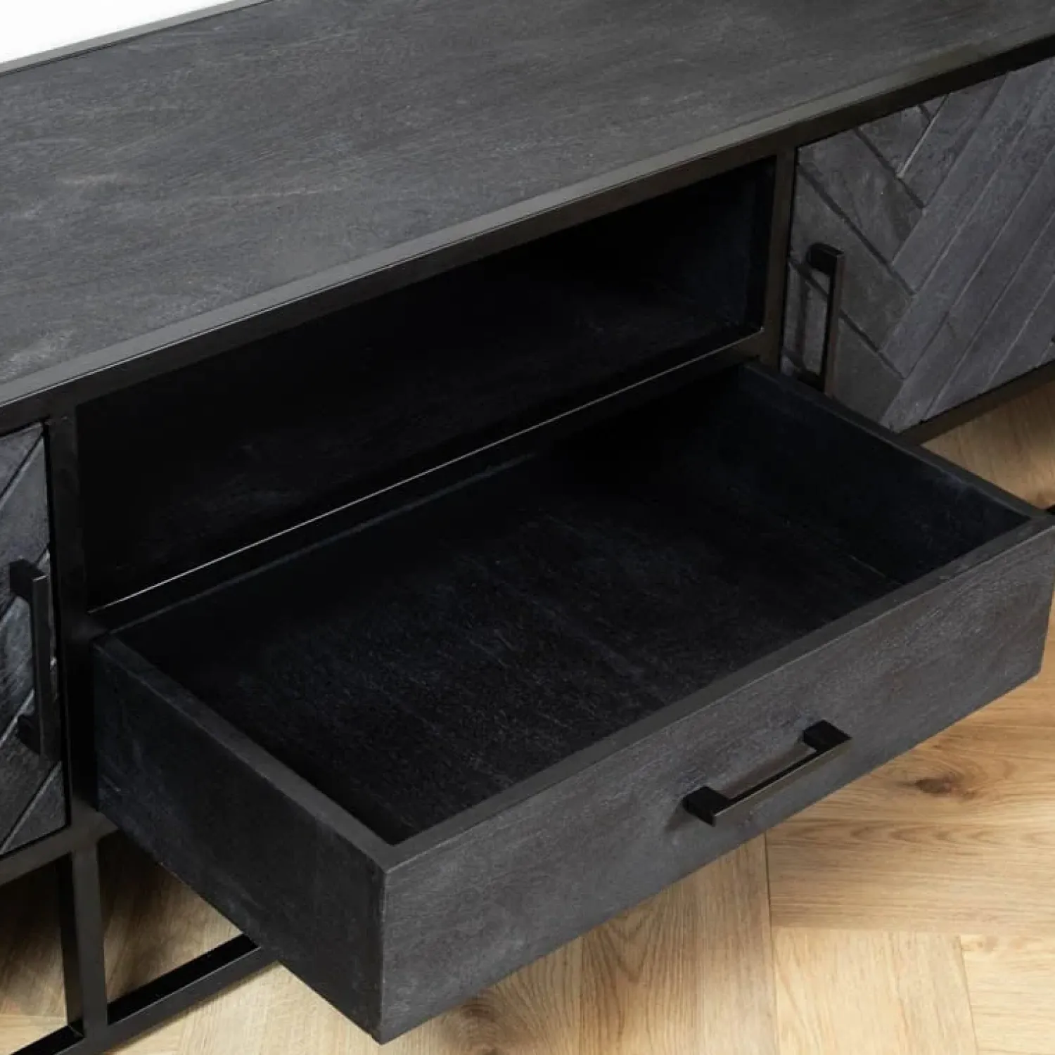Furndea Industriele Kasten|Tv Meubels|Scandi tv meubel industrieel mangohout visgraat zwart 210cm