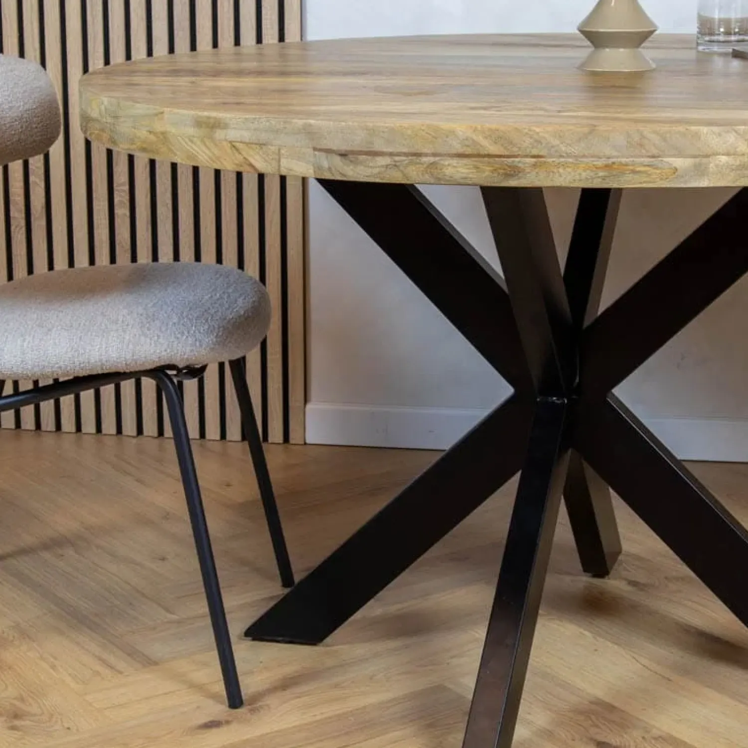 Furndea Eettafels|Senna eettafel industrieel rond mangohout 130cm