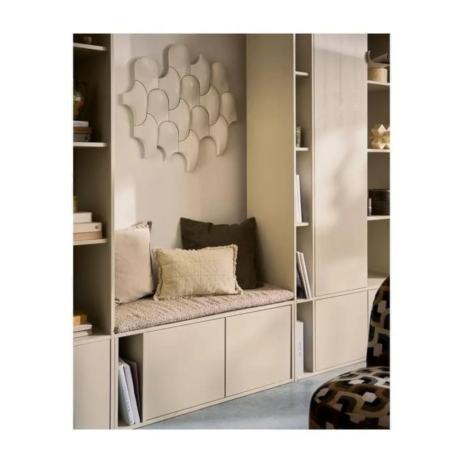vtwonen Industriele Kasten|Tv Meubels|Settle Down Tv meubel/bankje dust met zitkussen 108 cm
