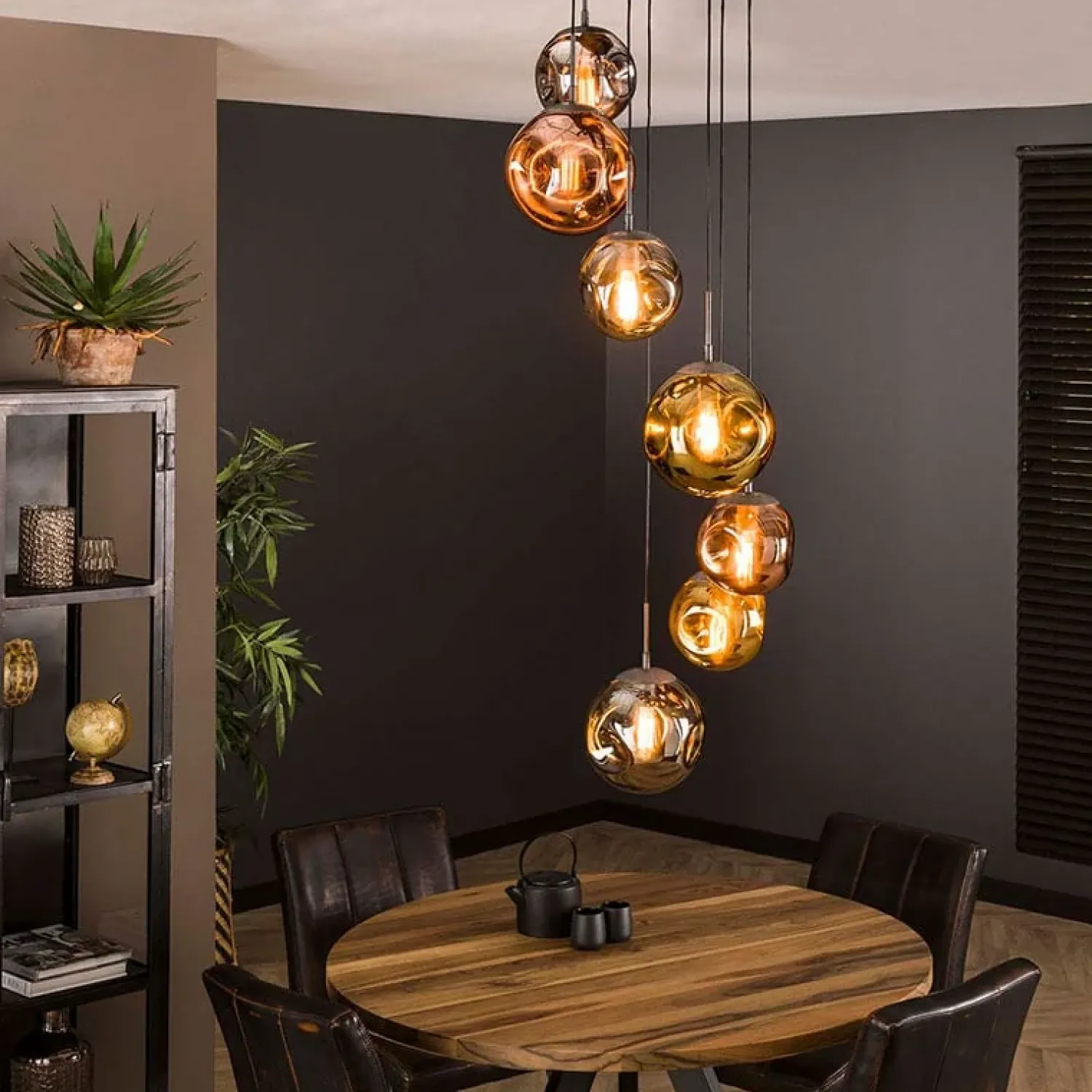 Kalfort Hanglampen|Glazen Hanglamp|Solaro 7-lichts Hanglamp rond getrapt industrieel
