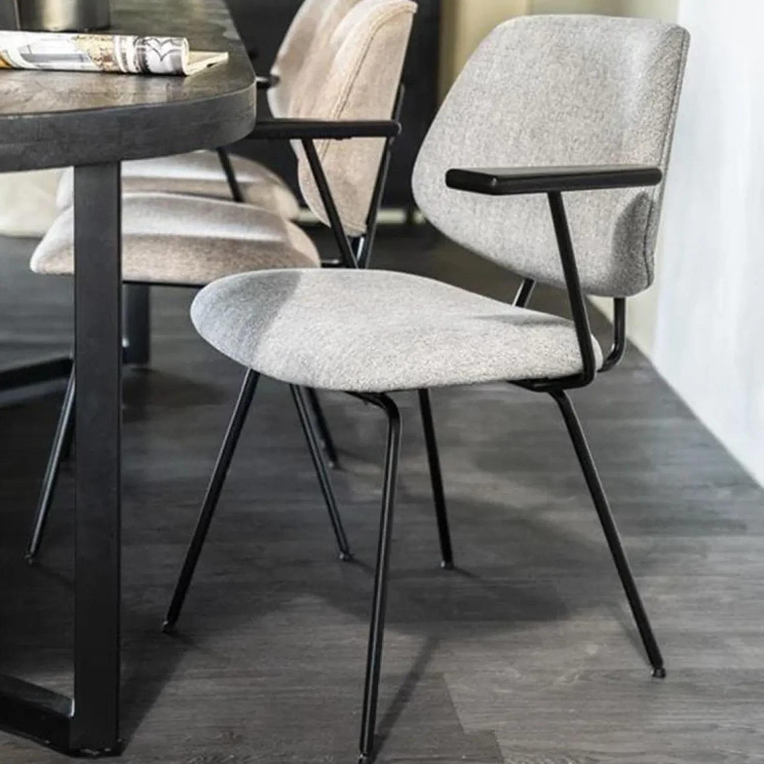 Eleonora Eetkamerstoelen|Stoel Lynn met arml - grijs fletcher