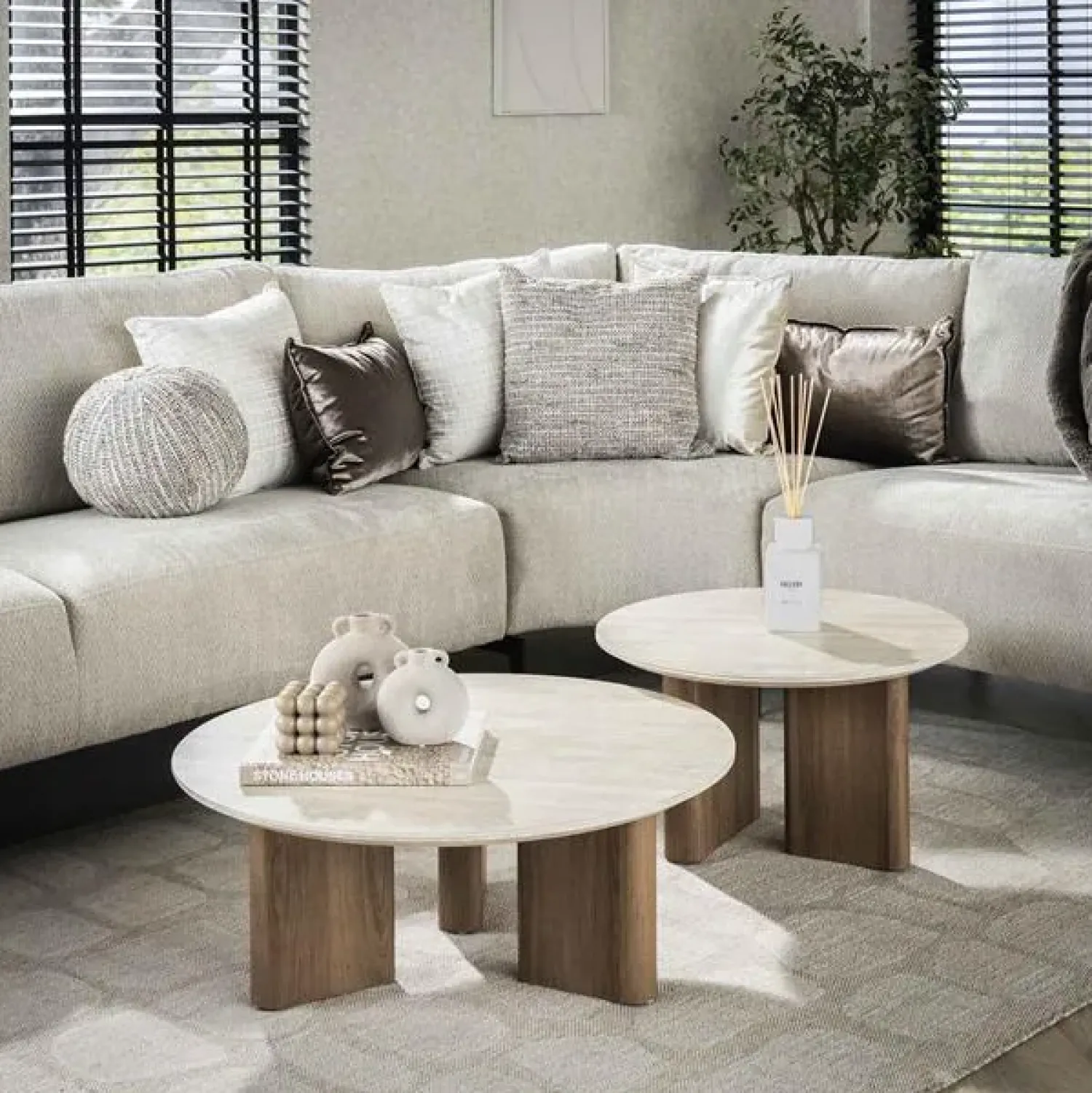 Kalfort Salontafels|Strato Salontafel set van 2 rond smalle poten Keramiek travertin