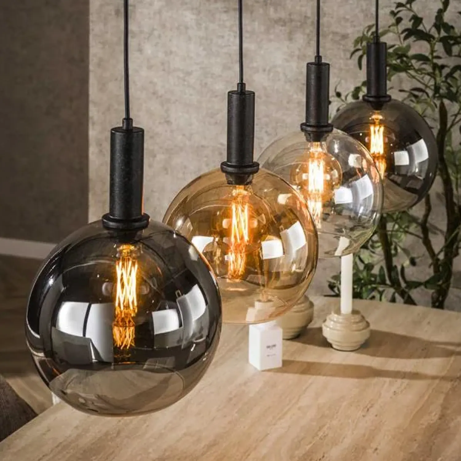 Kalfort Hanglampen|Glazen Hanglamp|Tessio 4-lichts Hanglamp Multikleur glas
