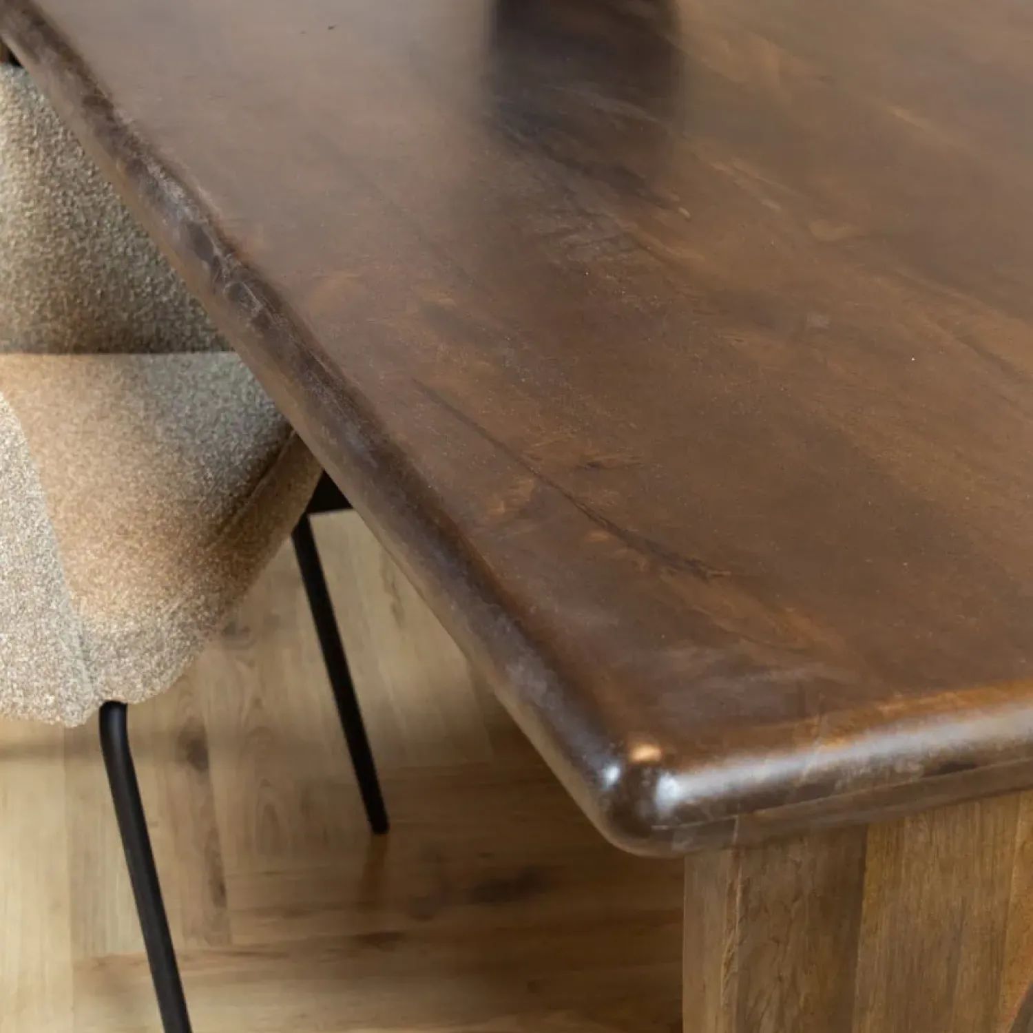 Mysons Eettafels|Tobias Eetkamertafel Walnoot 220cm