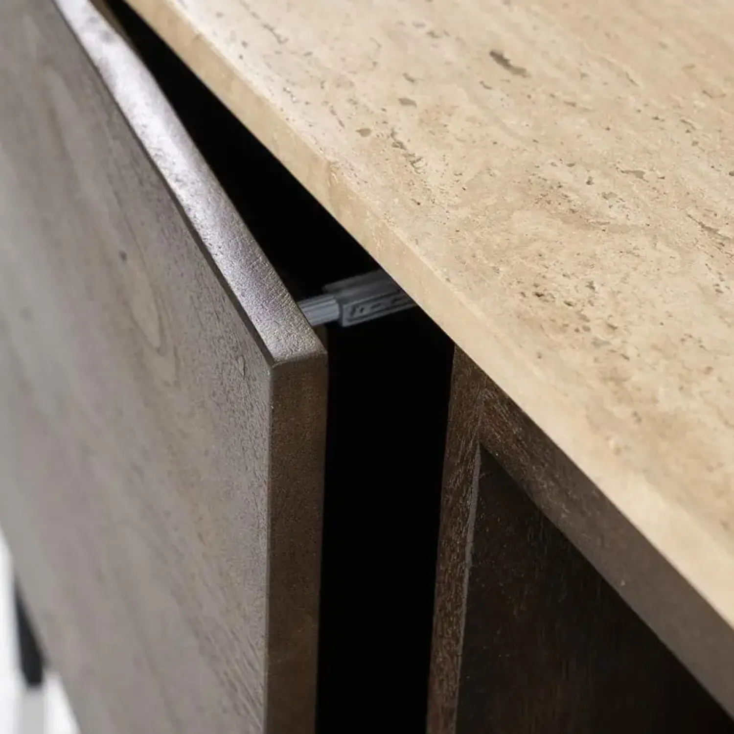 Eleonora Industriele Kasten|Tv Meubels|TV meubel Lio mangohout 3 deurs 200cm