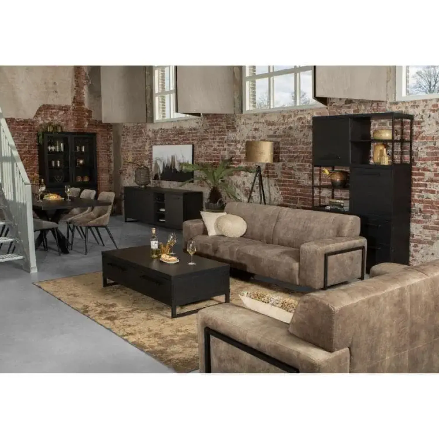 Maison Madera Dressoirs|Industriele Kasten|Valente Dressoir 3-deurs Zwart 220cm