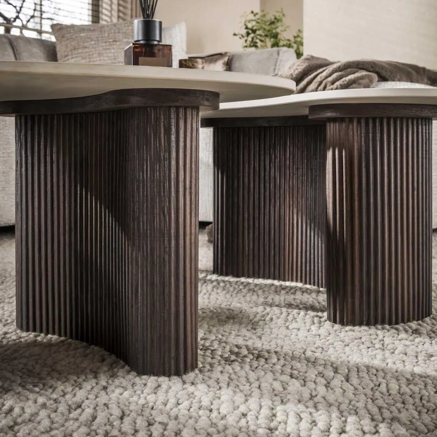 Kalfort Salontafels|Vittoria Salontafel Organisch Set van 2 keramiek Travertin 88cm